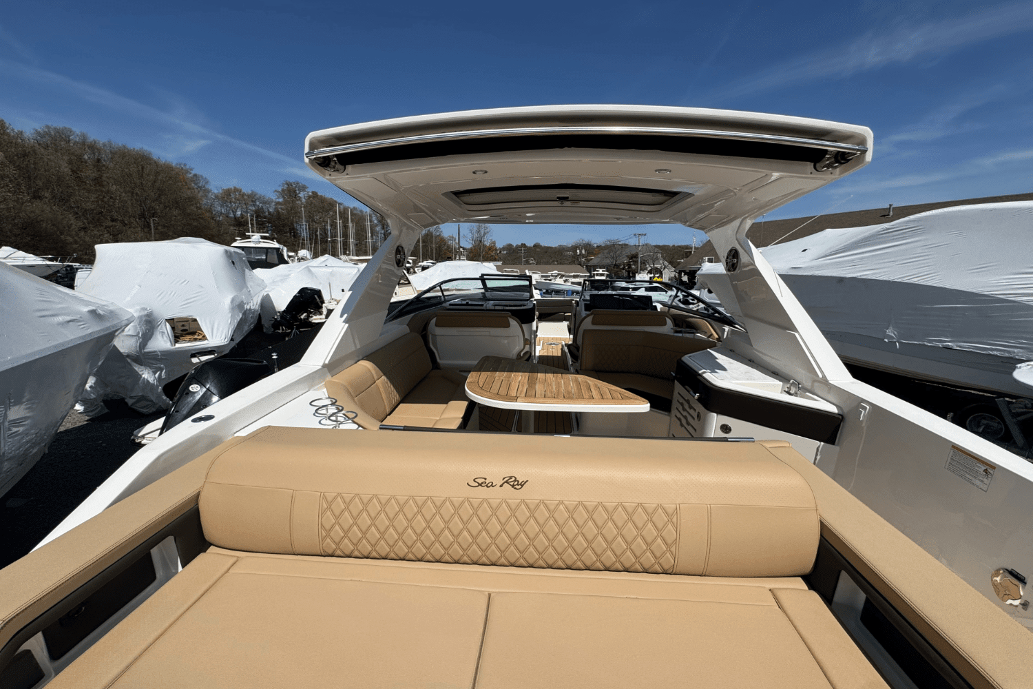 2025 Sea Ray SLX 310 Outboard Image Thumbnail #17