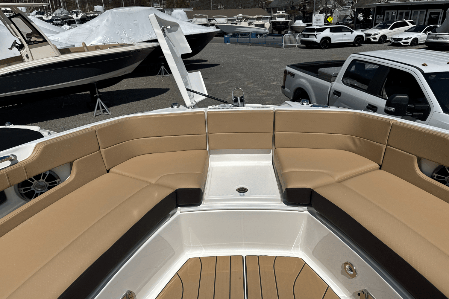 2025 Sea Ray SLX 310 Outboard Image Thumbnail #96