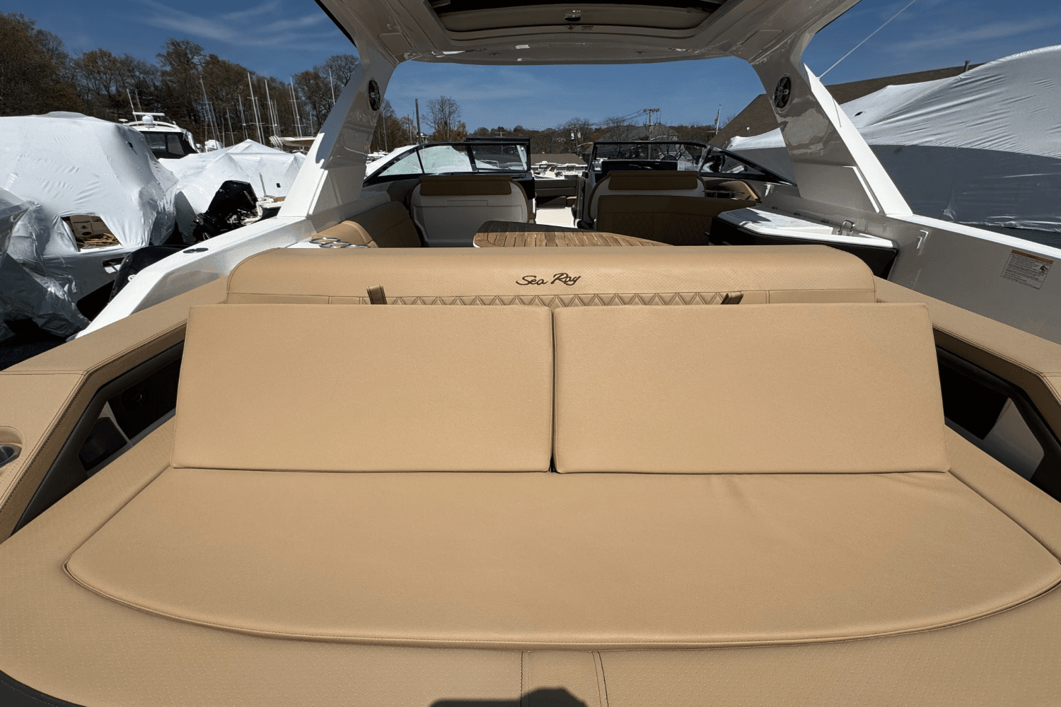 2025 Sea Ray SLX 310 Outboard Image Thumbnail #16