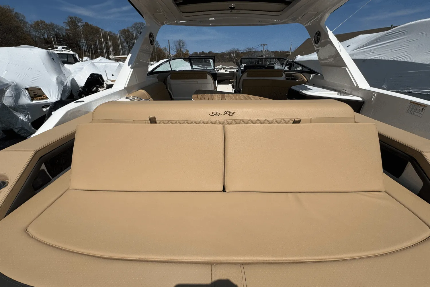 2025 Sea Ray SLX 310 Outboard Image Thumbnail #16