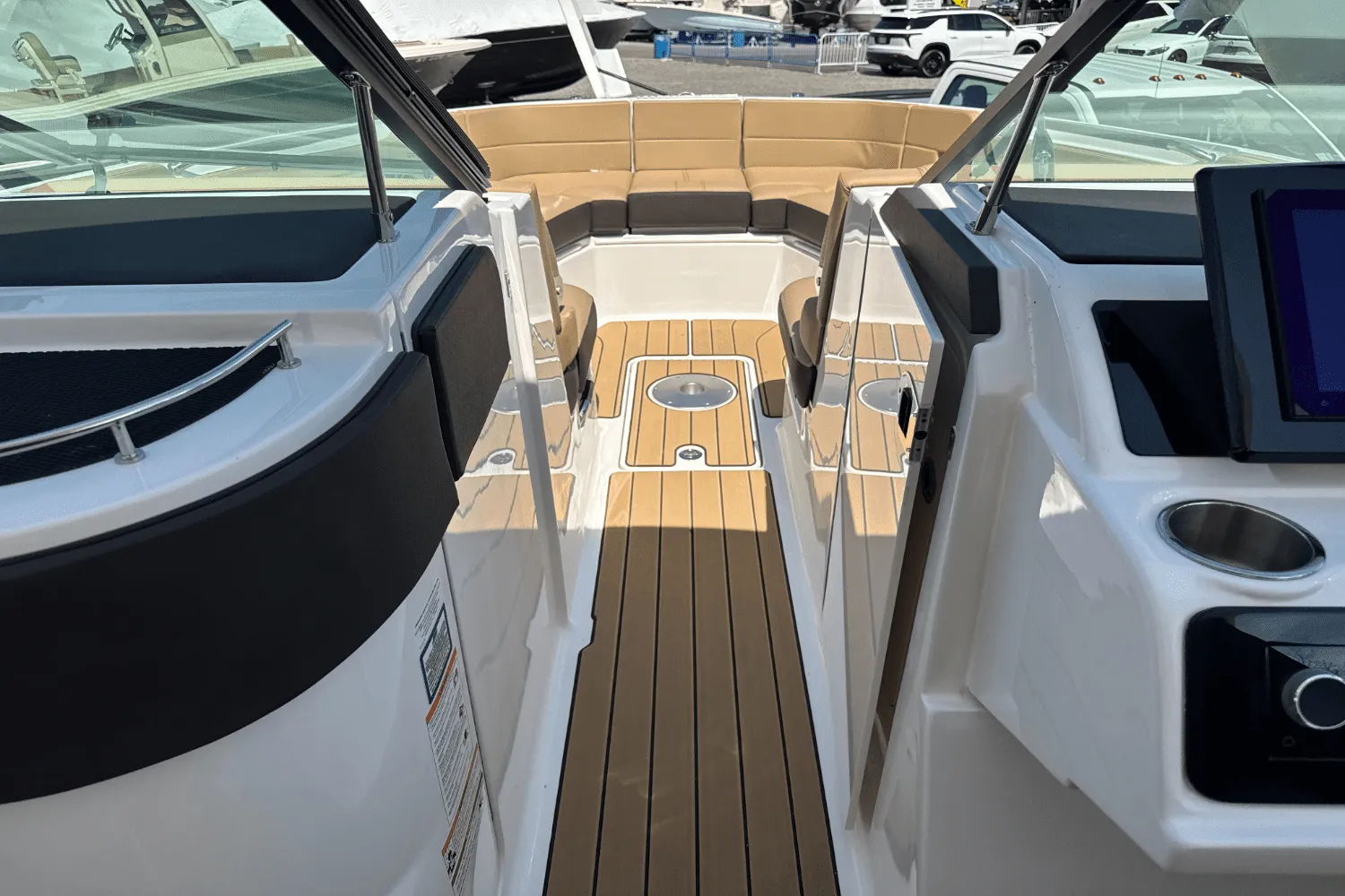 2025 Sea Ray SLX 310 Outboard Image Thumbnail #80