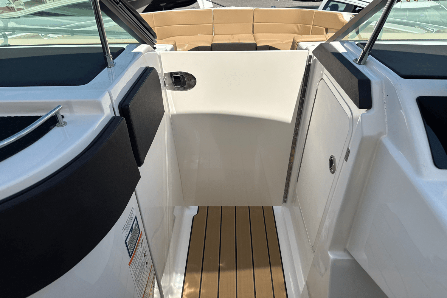 2025 Sea Ray SLX 310 Outboard Image Thumbnail #81