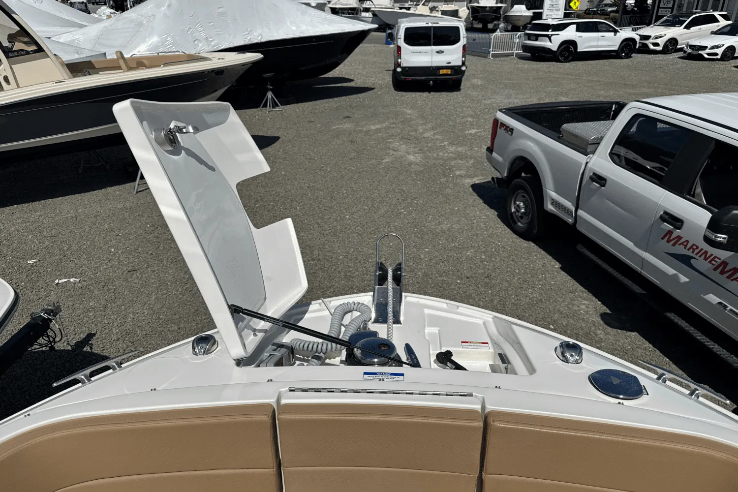 2025 Sea Ray SLX 310 Outboard Image Thumbnail #97