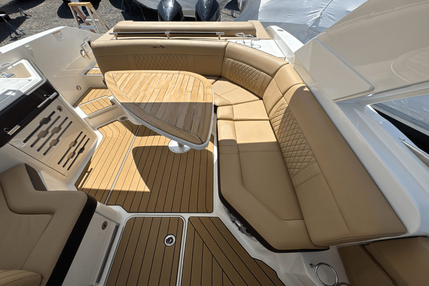 2025 Sea Ray SLX 310 Outboard Image Thumbnail #42