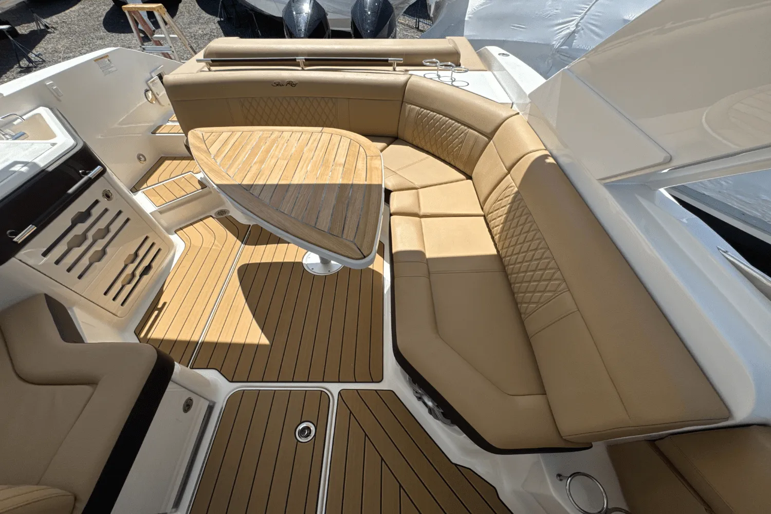 2025 Sea Ray SLX 310 Outboard Image Thumbnail #42