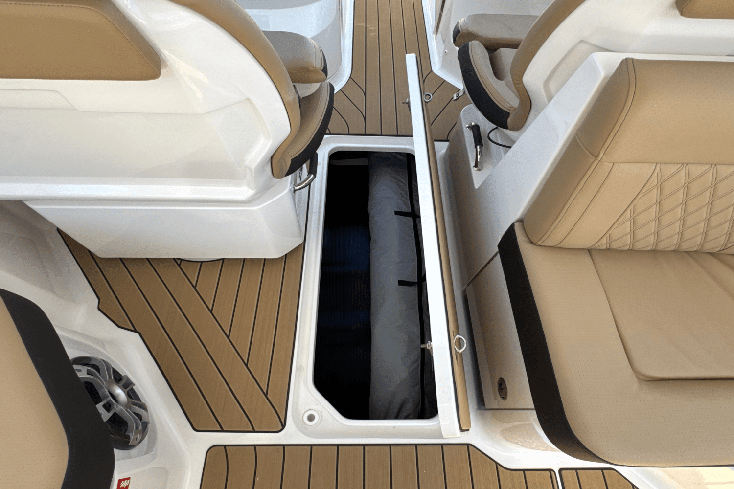 2025 Sea Ray SLX 310 Outboard Image Thumbnail #45