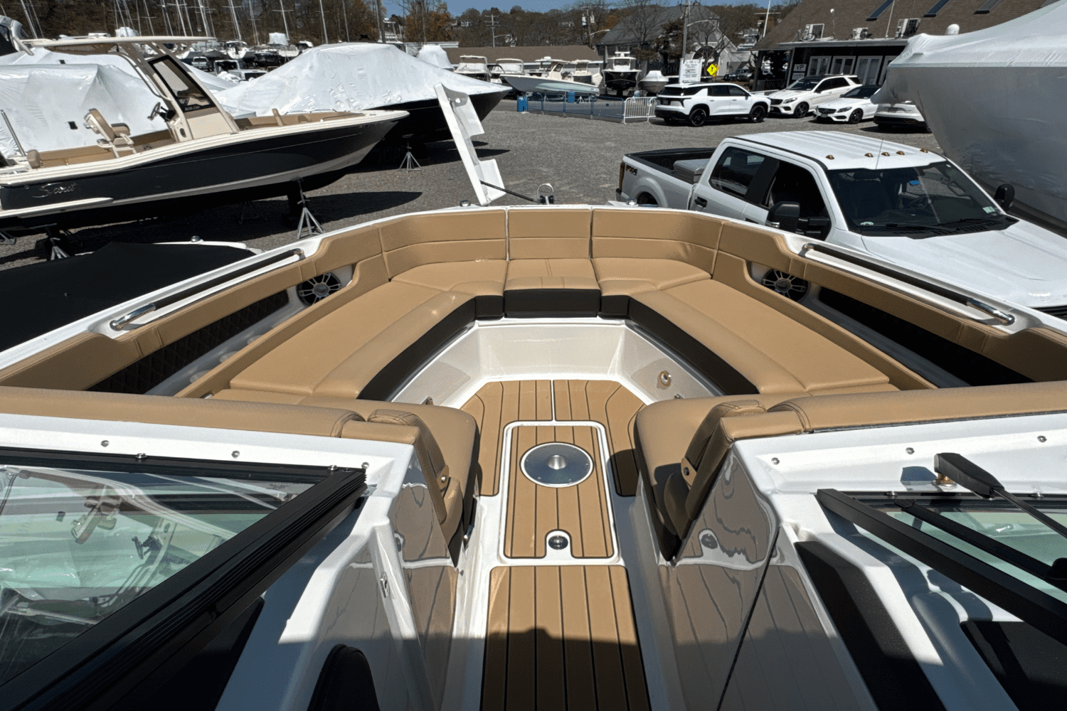 2025 Sea Ray SLX 310 Outboard Image Thumbnail #89