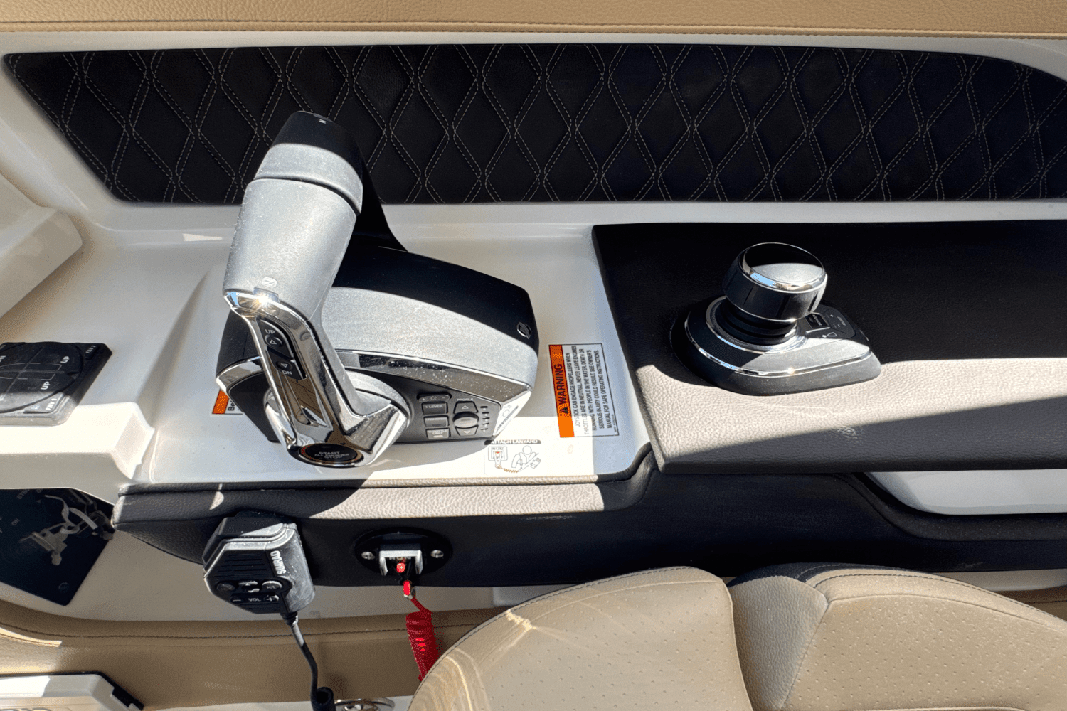 2025 Sea Ray SLX 310 Outboard Image Thumbnail #59