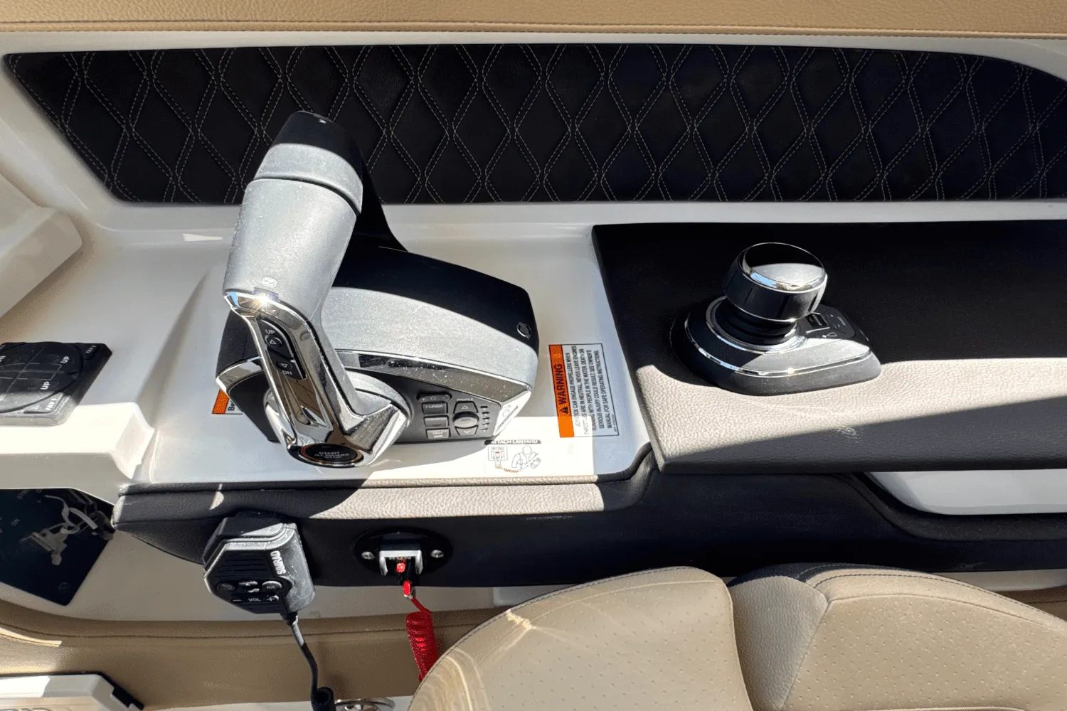 2025 Sea Ray SLX 310 Outboard Image Thumbnail #59