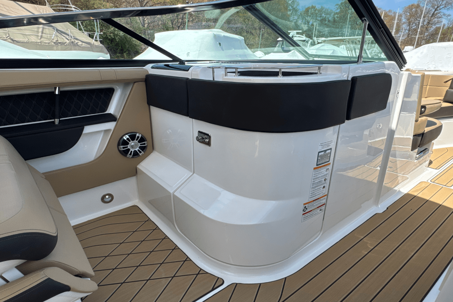2025 Sea Ray SLX 310 Outboard Image Thumbnail #67