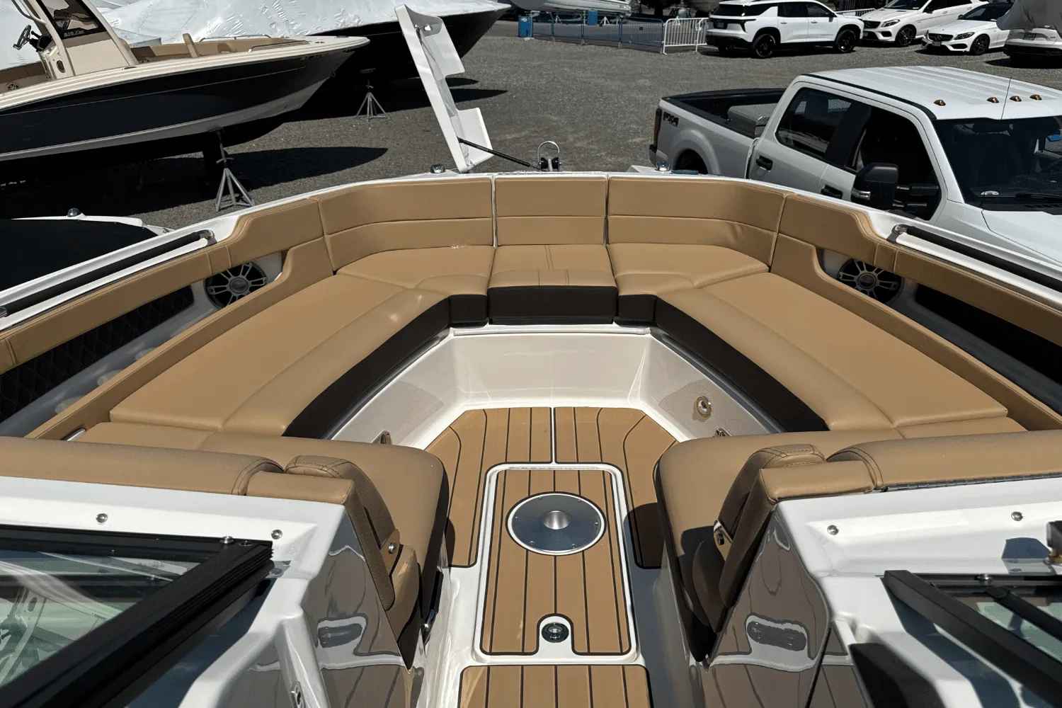 2025 Sea Ray SLX 310 Outboard Image Thumbnail #90