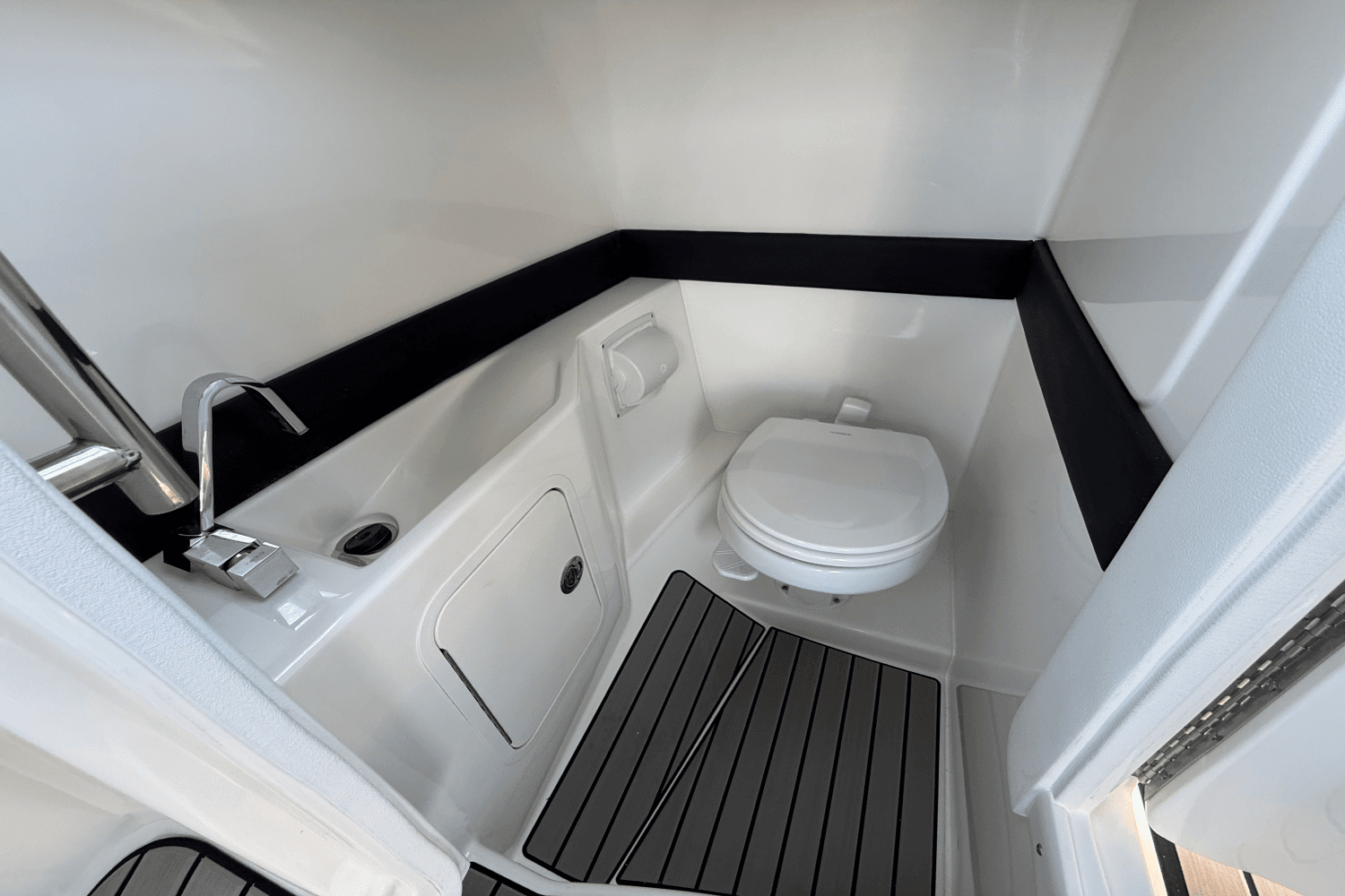 2025 Sea Ray SLX 260 Outboard Image Thumbnail #22