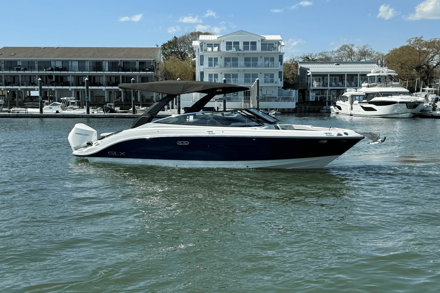 2025 Sea Ray SLX 260 Outboard Image Thumbnail #0