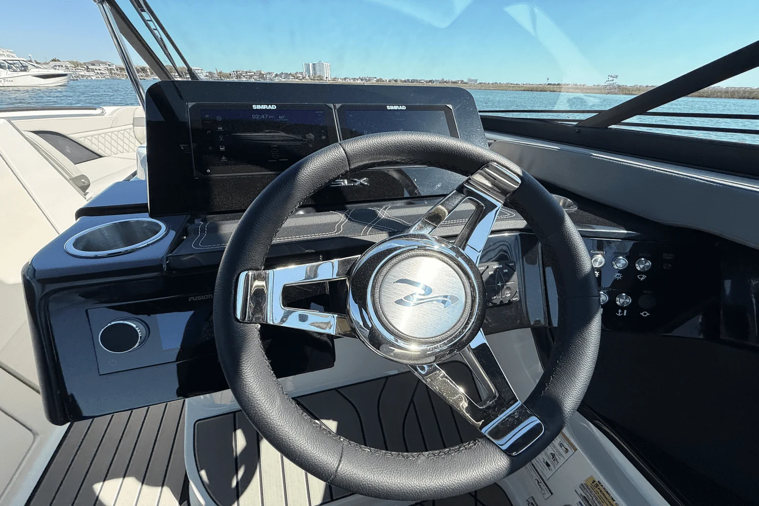 2025 Sea Ray SLX 260 Outboard Image Thumbnail #17