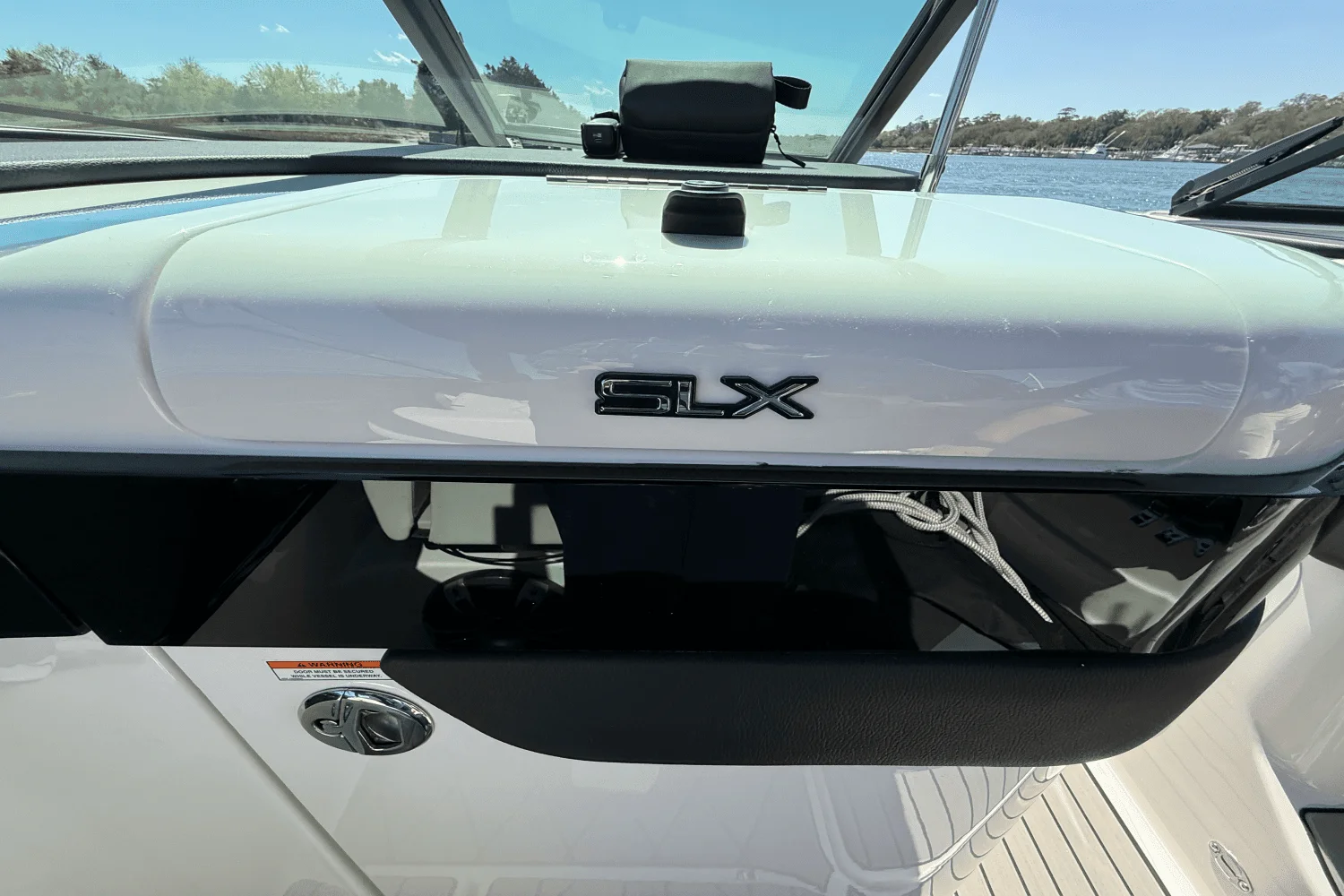 2025 Sea Ray SLX 260 Outboard Image Thumbnail #21