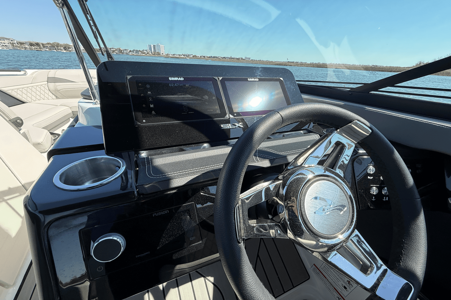 2025 Sea Ray SLX 260 Outboard Image Thumbnail #16