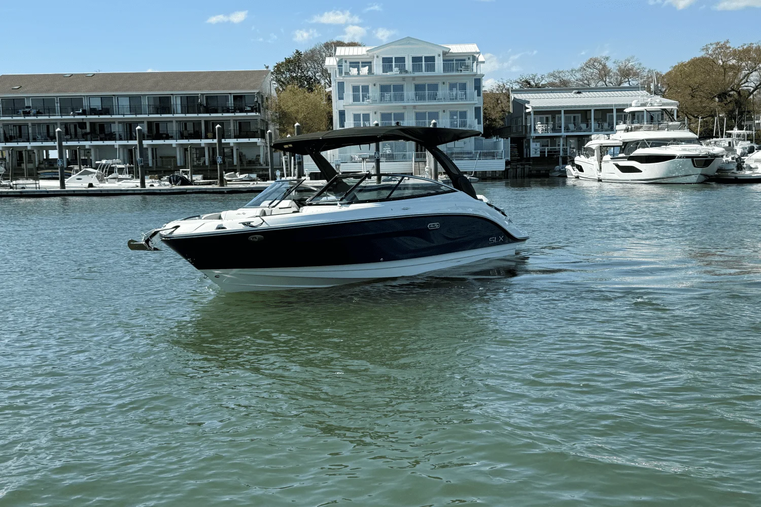 2025 Sea Ray SLX 260 Outboard Image Thumbnail #3