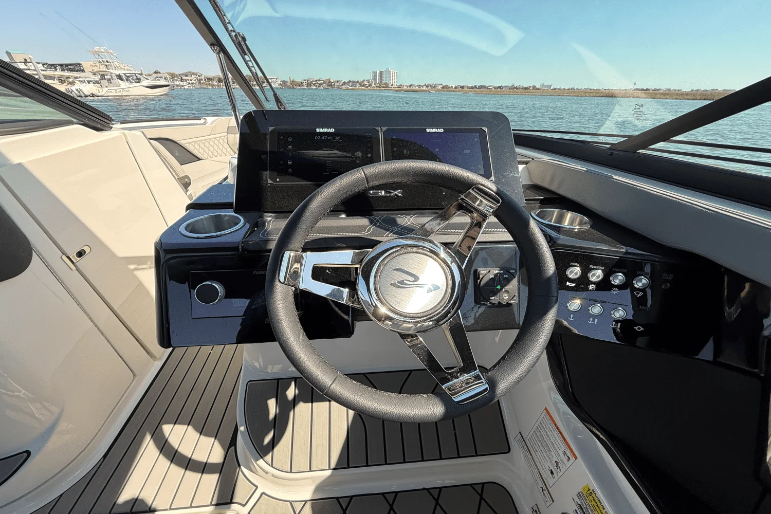 2025 Sea Ray SLX 260 Outboard Image Thumbnail #15