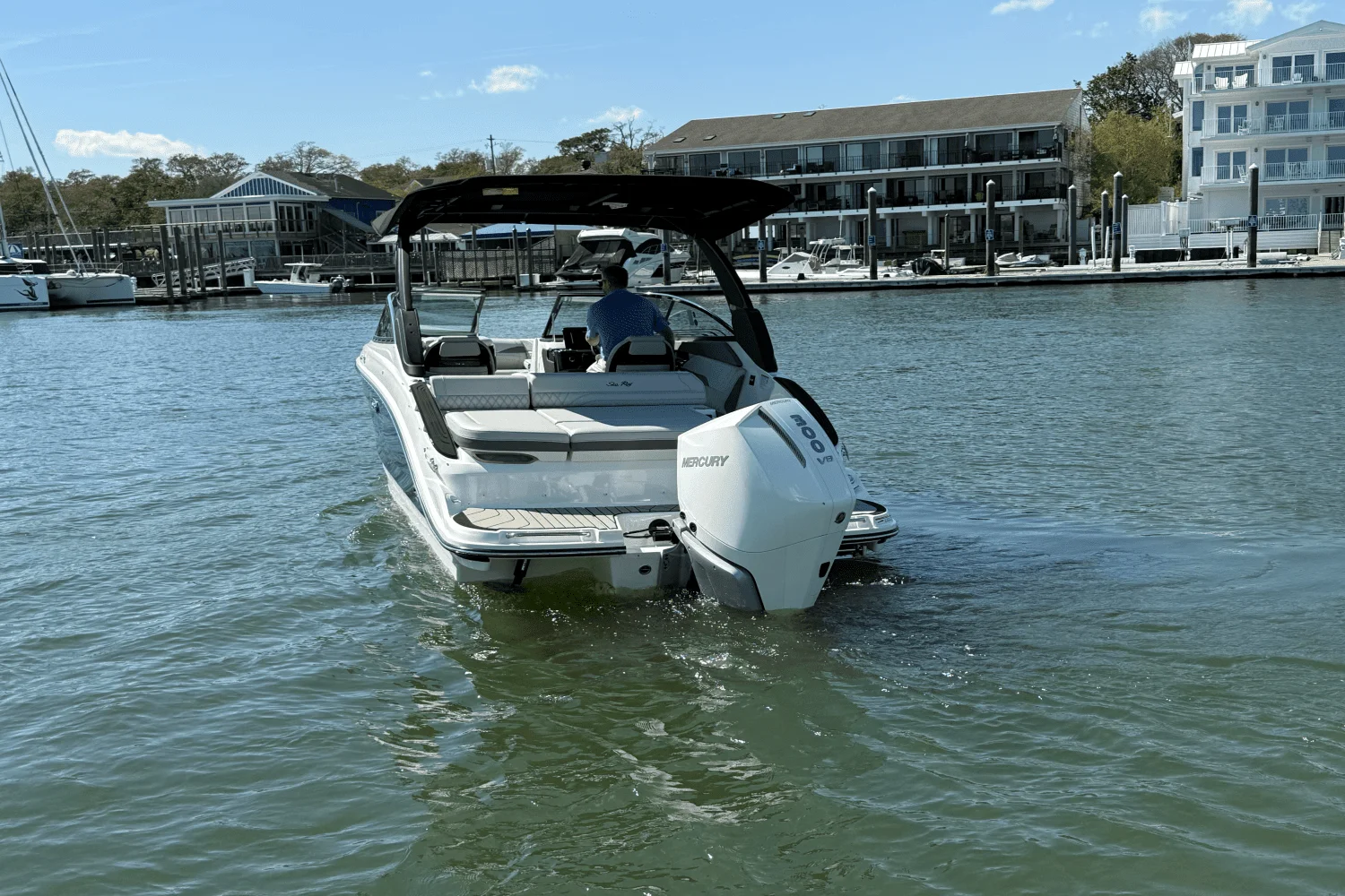 2025 Sea Ray SLX 260 Outboard Image Thumbnail #4