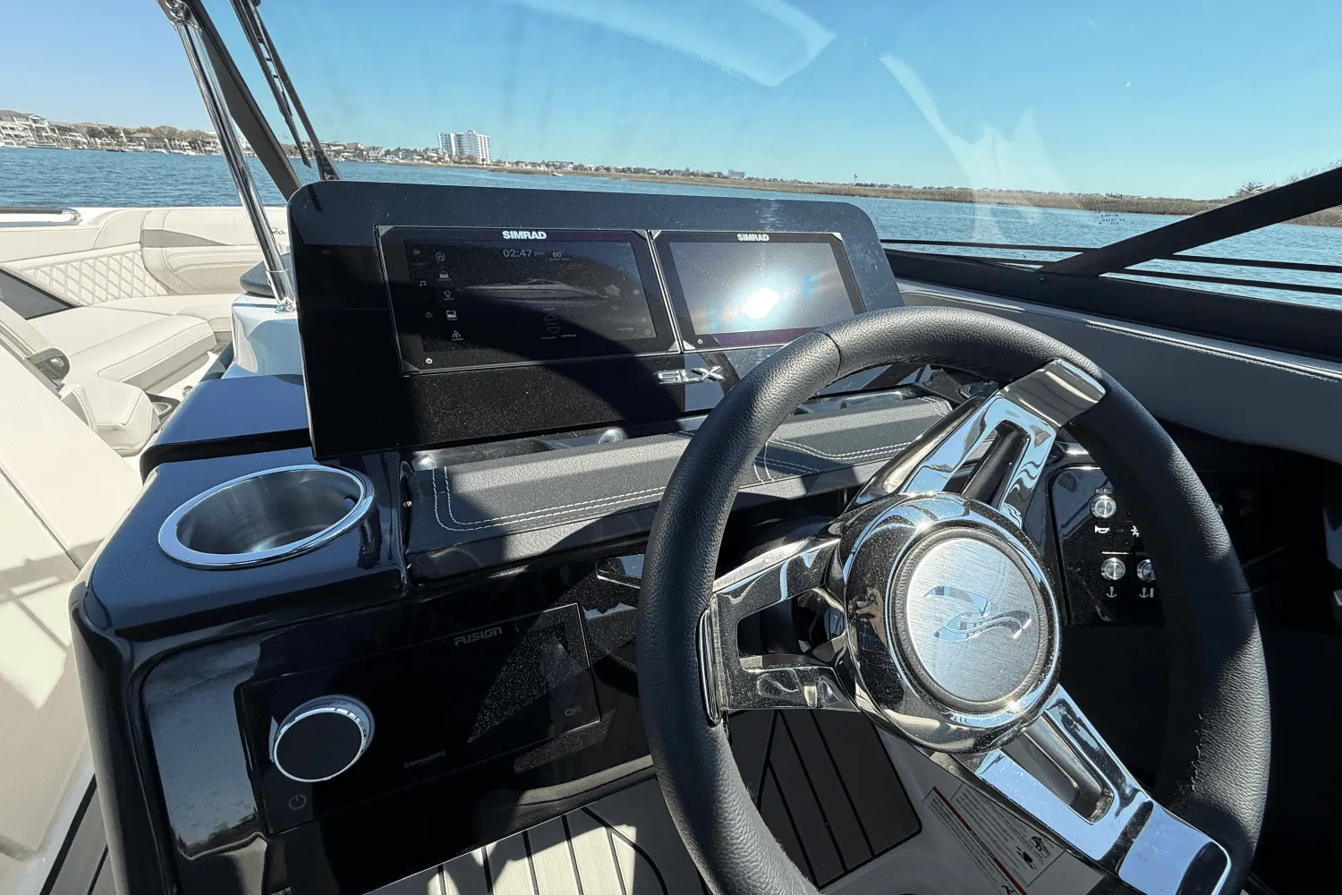 2025 Sea Ray SLX 260 Outboard Image Thumbnail #17