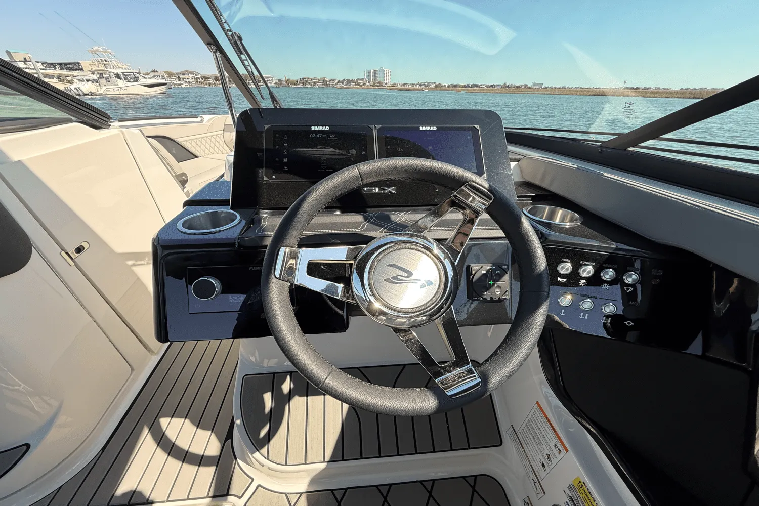 2025 Sea Ray SLX 260 Outboard Image Thumbnail #16