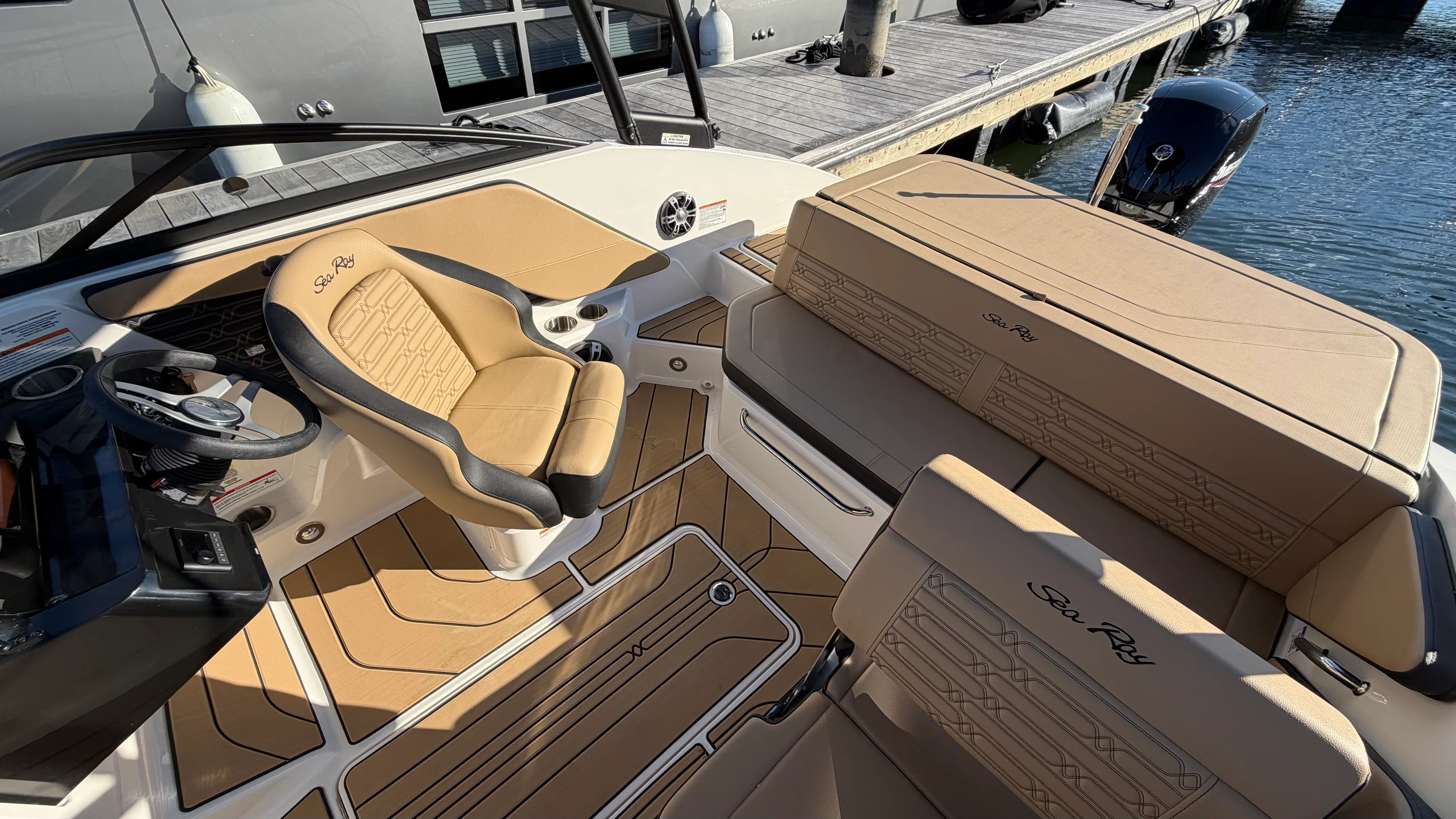 2025 Sea Ray SPX 190 Outboard Image Thumbnail #25