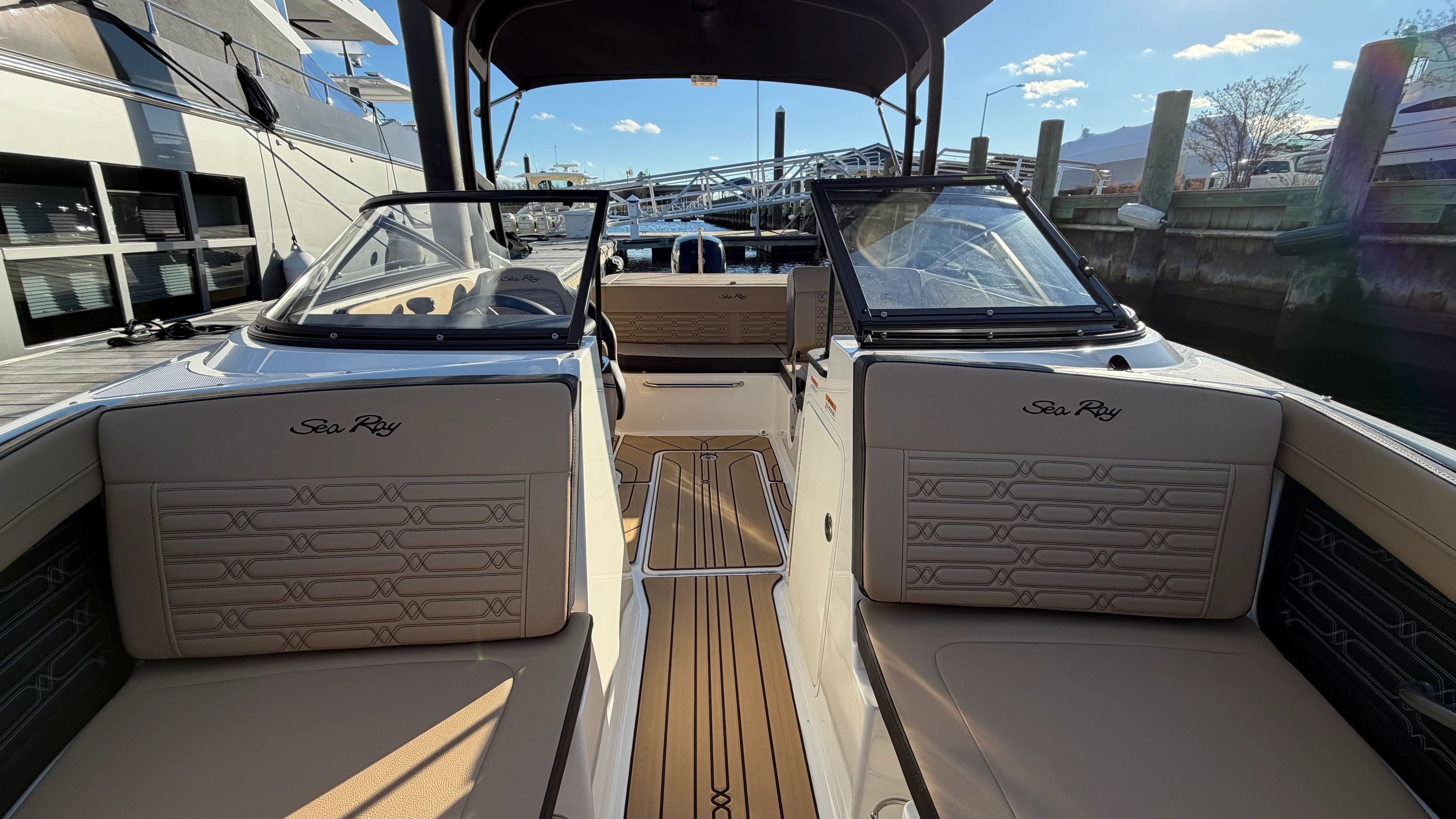 2025 Sea Ray SPX 190 Outboard Image Thumbnail #49