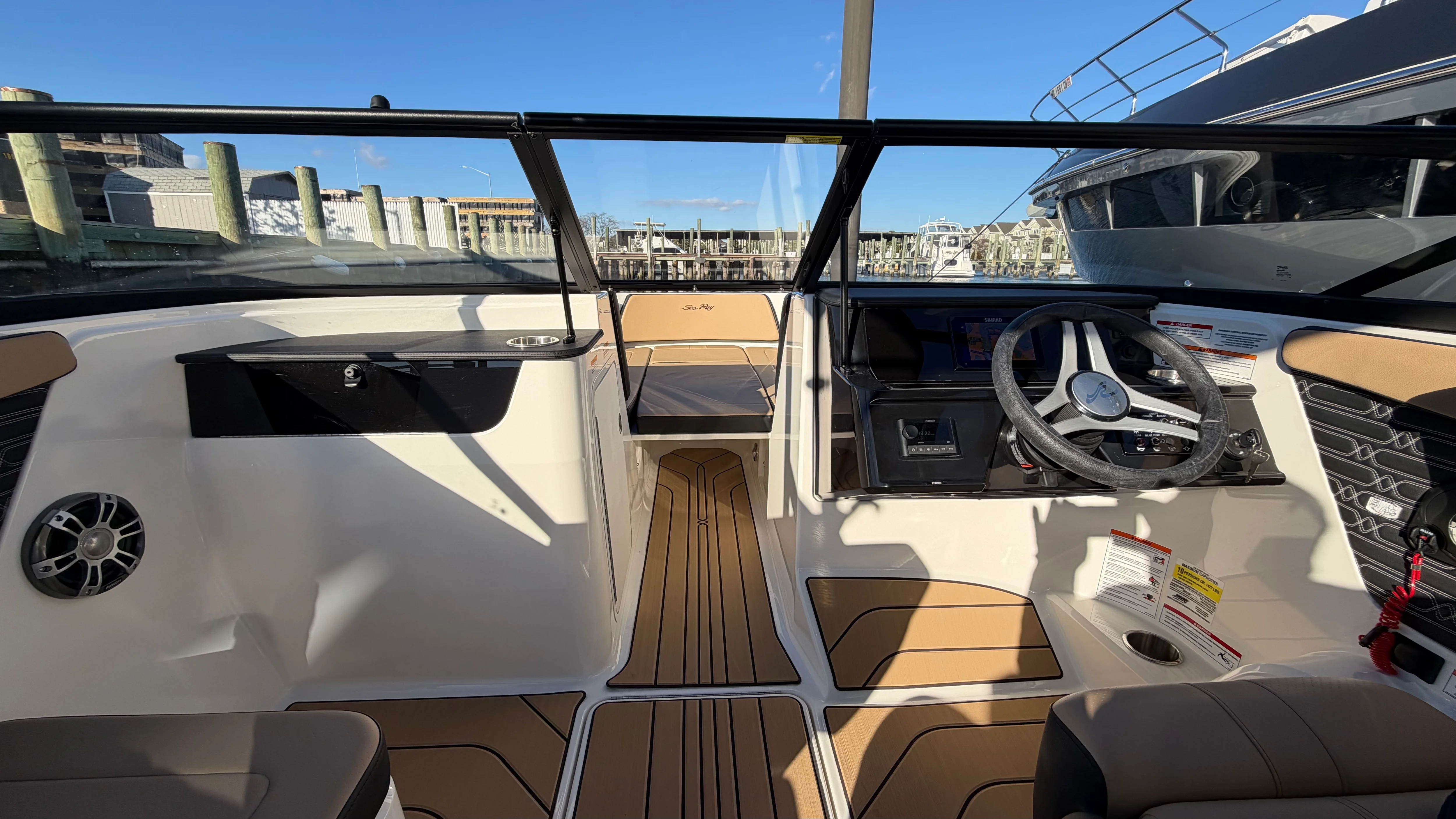 2025 Sea Ray SPX 190 Outboard Image Thumbnail #41