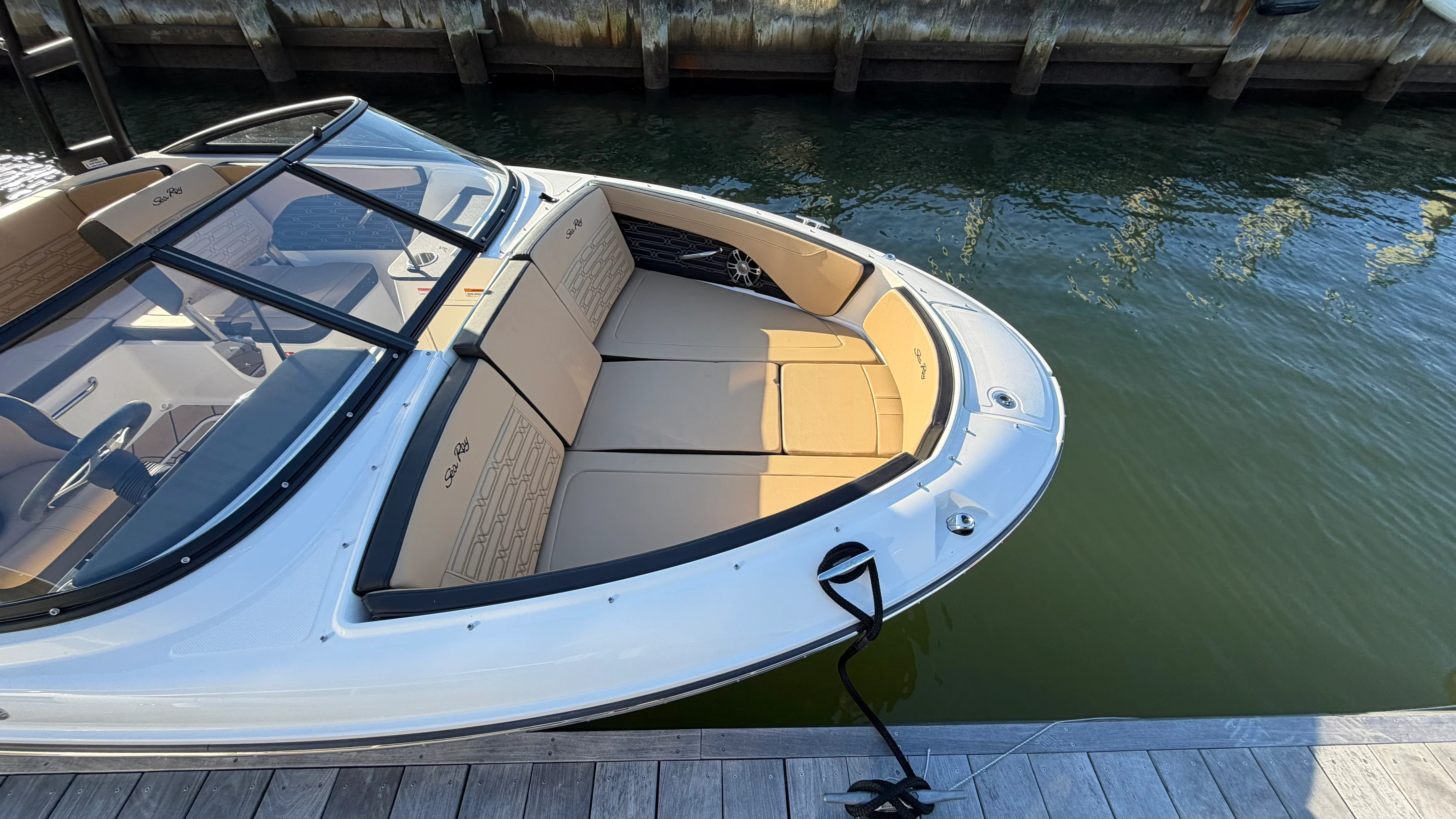 2025 Sea Ray SPX 190 Outboard Image Thumbnail #43