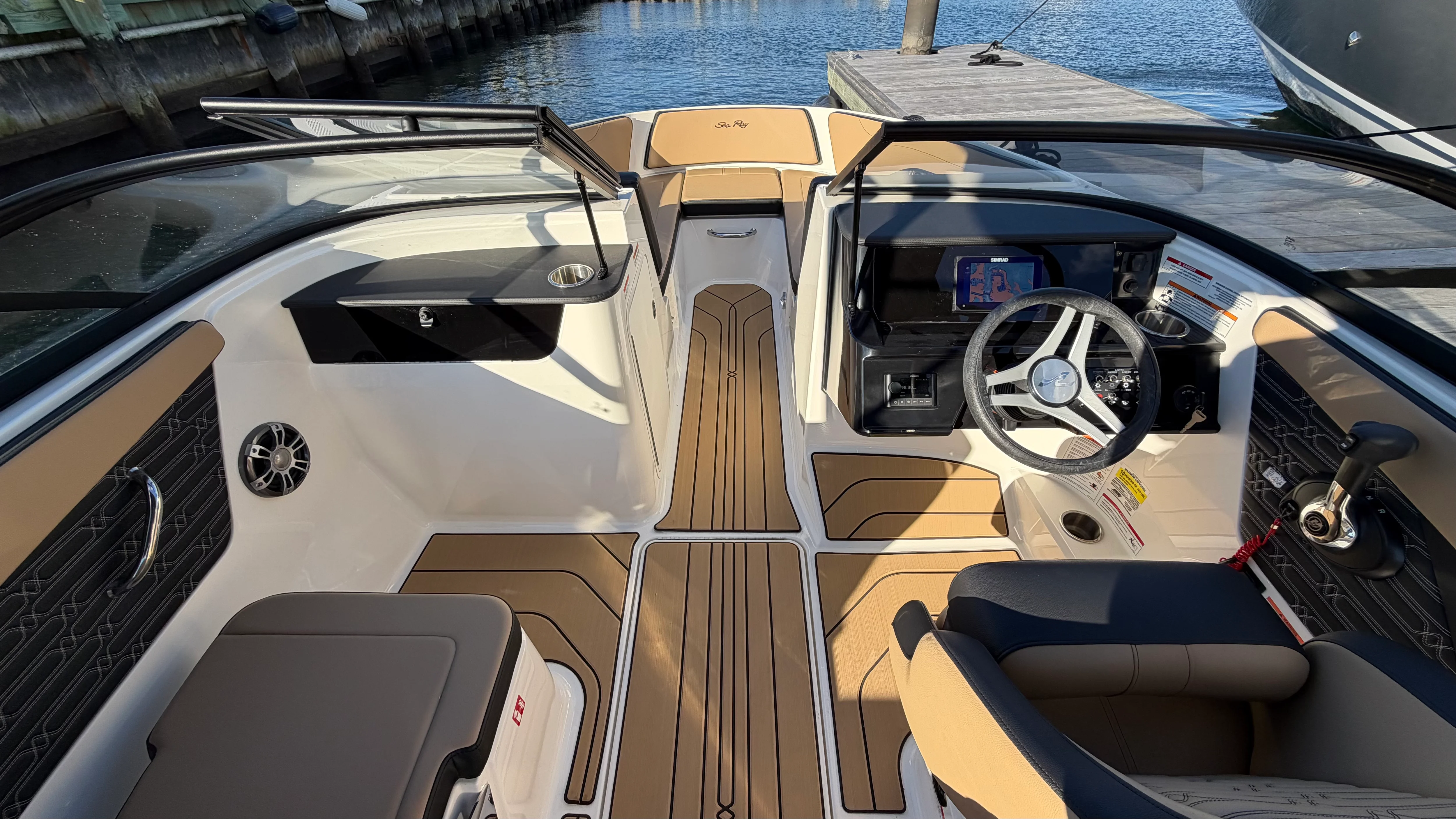 2025 Sea Ray SPX 190 Outboard Image Thumbnail #27