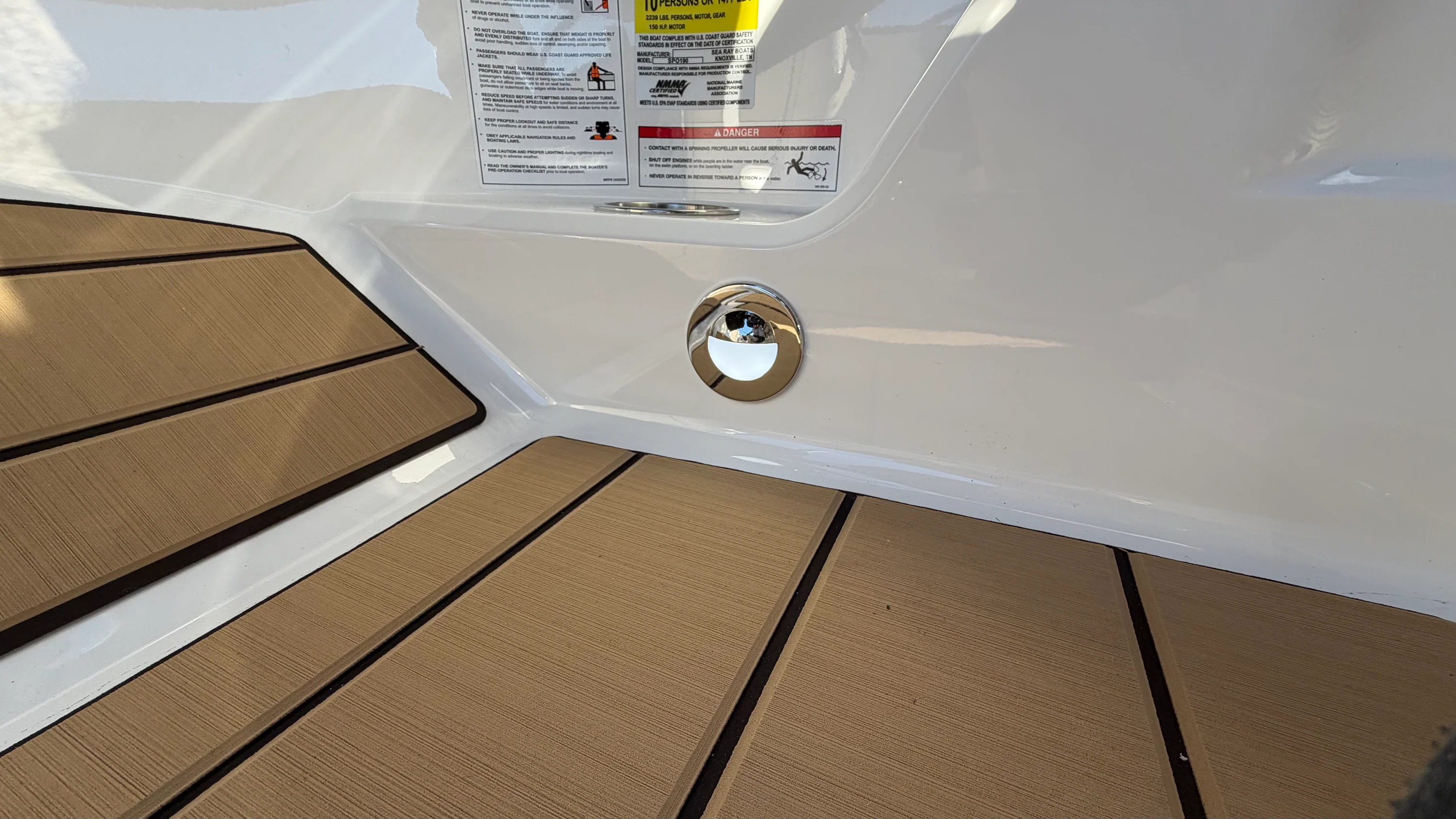 2025 Sea Ray SPX 190 Outboard Image Thumbnail #35