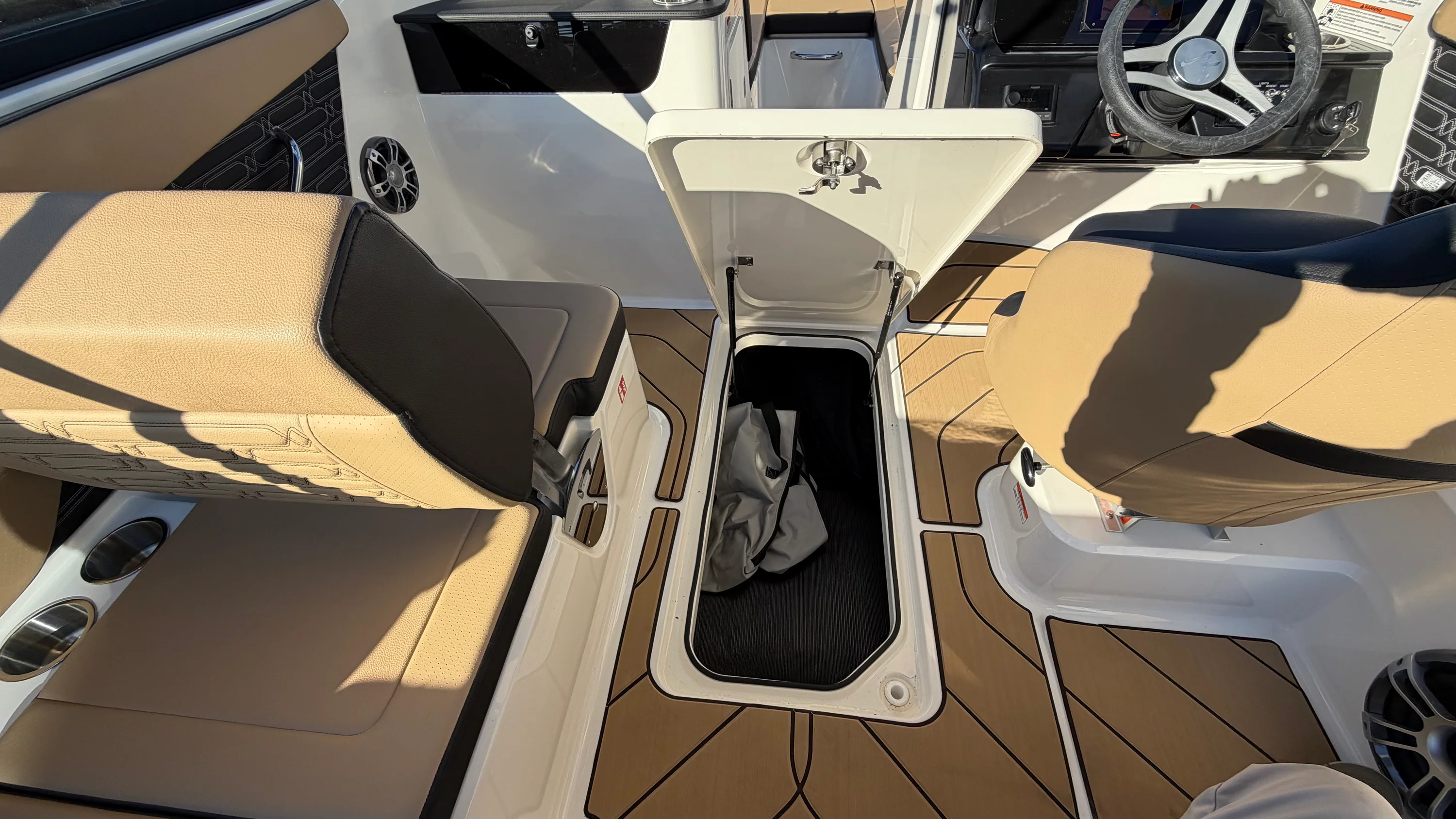 2025 Sea Ray SPX 190 Outboard Image Thumbnail #26