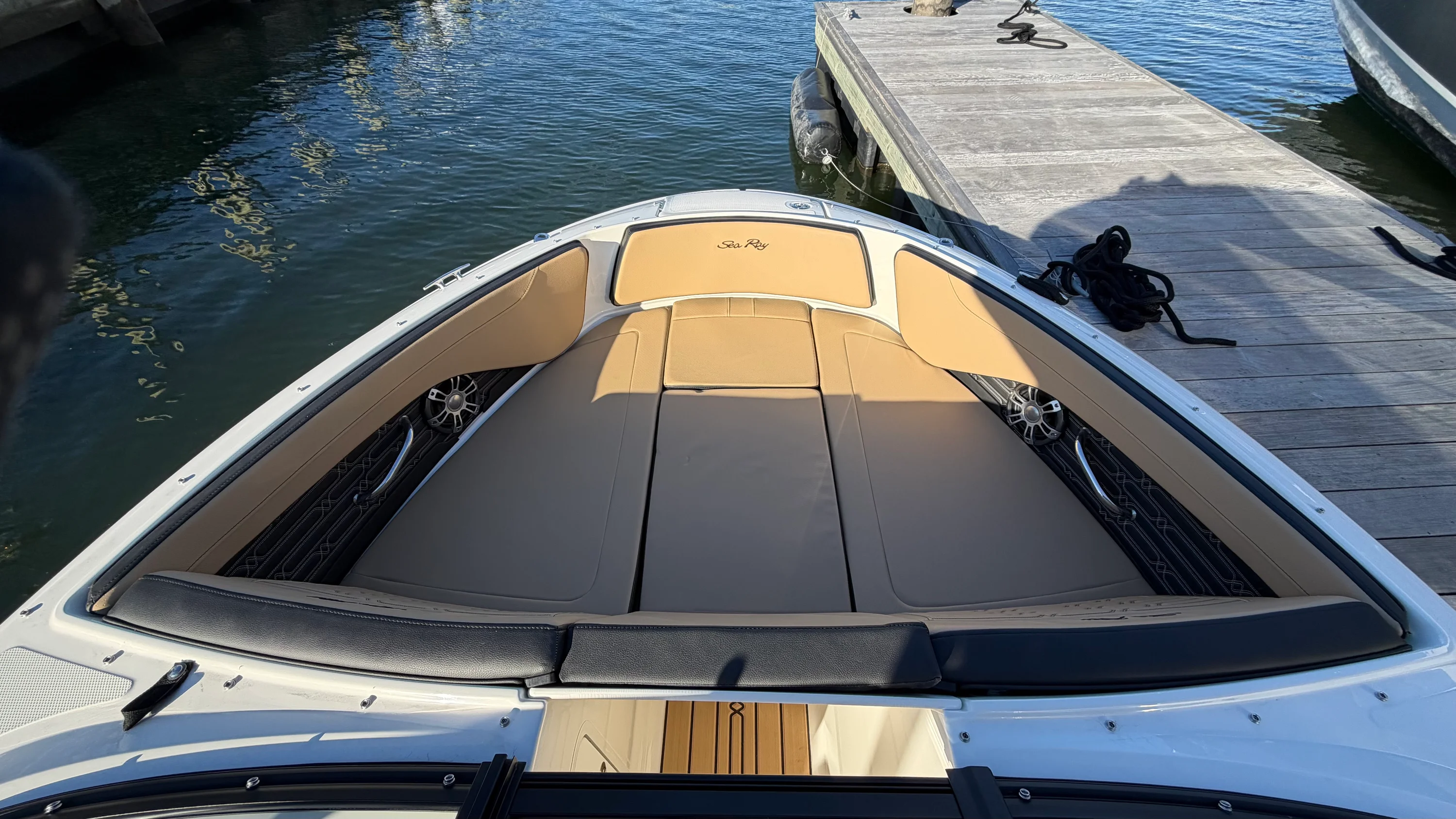 2025 Sea Ray SPX 190 Outboard Image Thumbnail #44