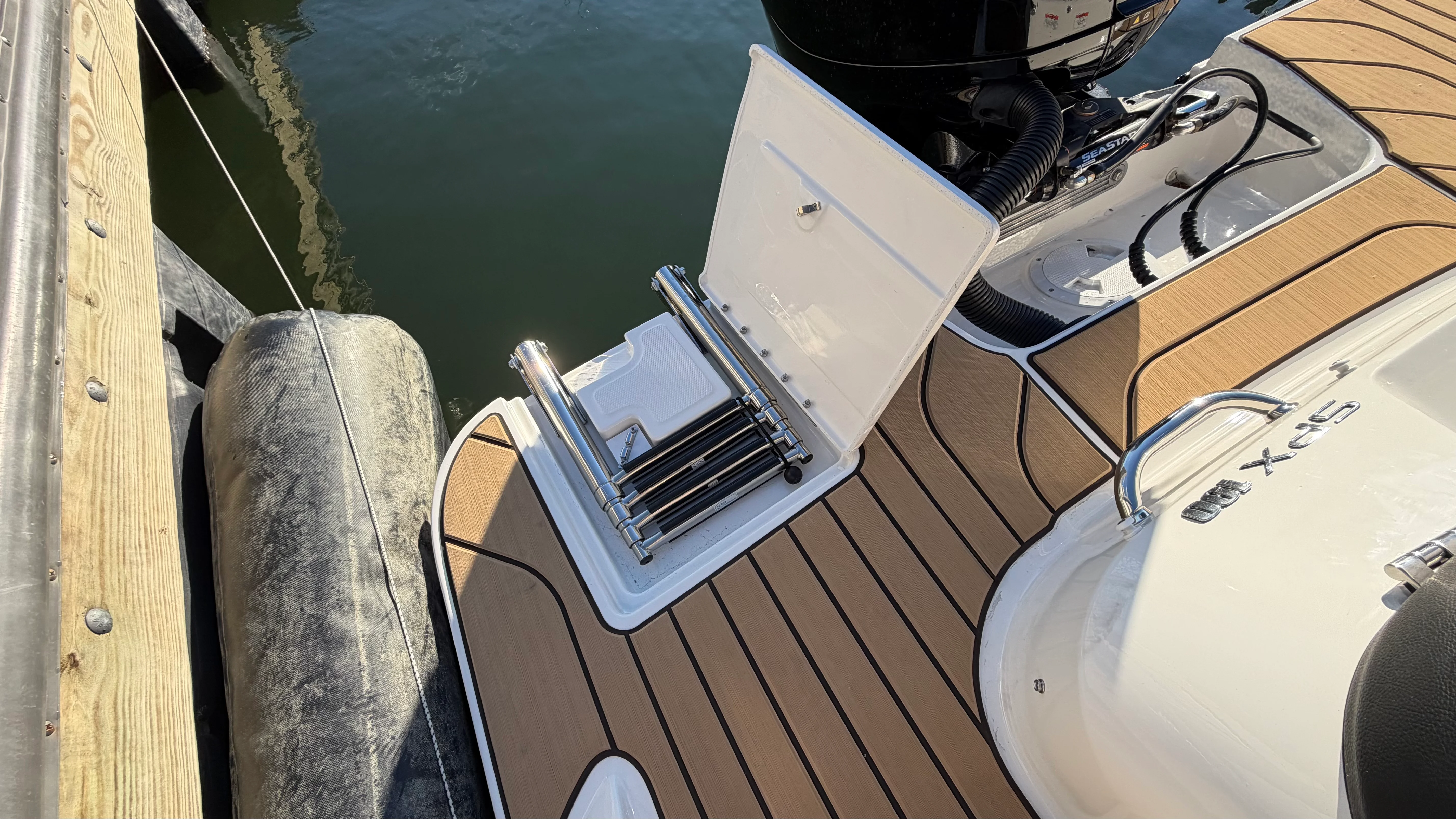 2025 Sea Ray SPX 190 Outboard Image Thumbnail #13