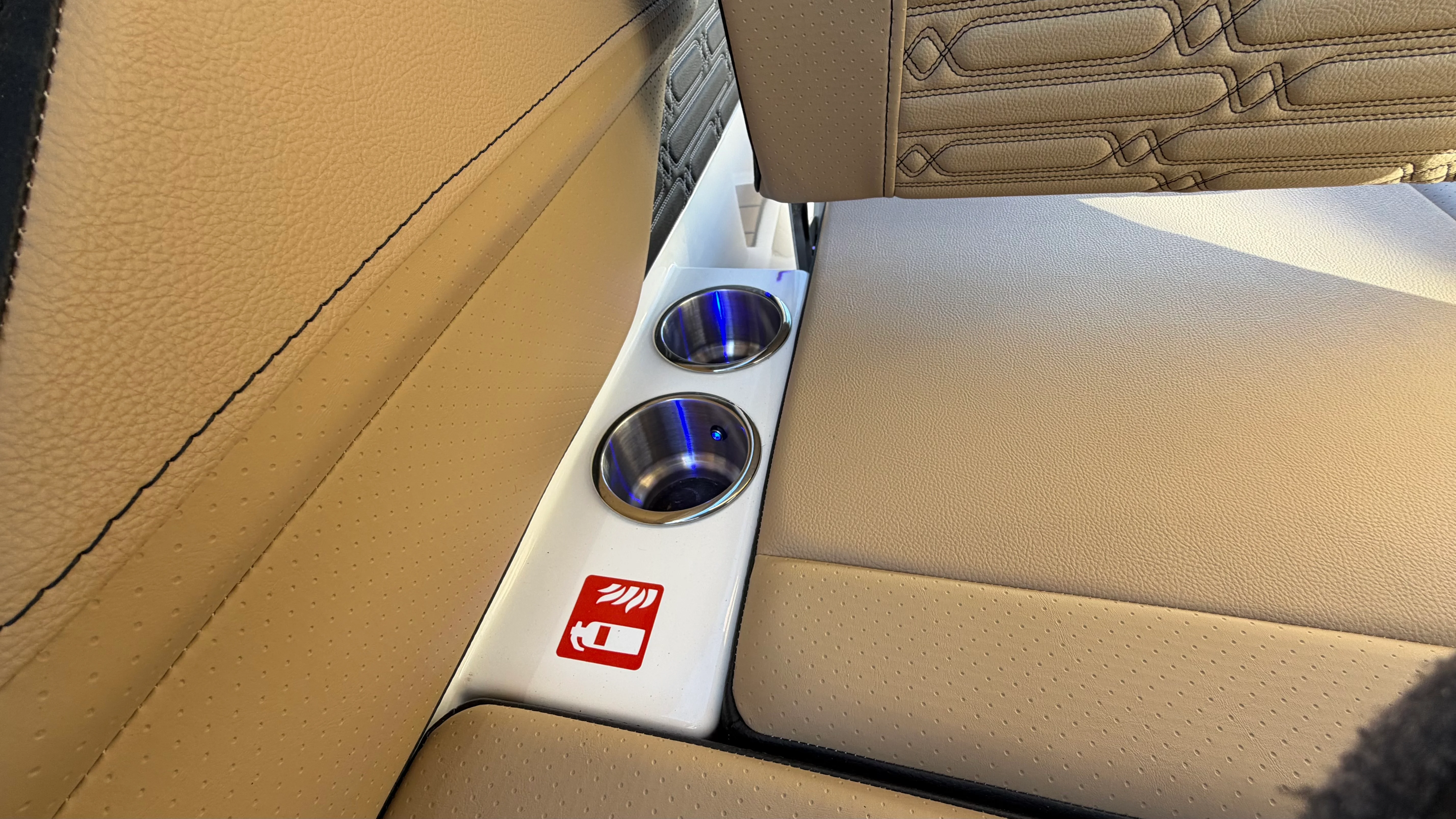 2025 Sea Ray SPX 190 Outboard Image Thumbnail #34