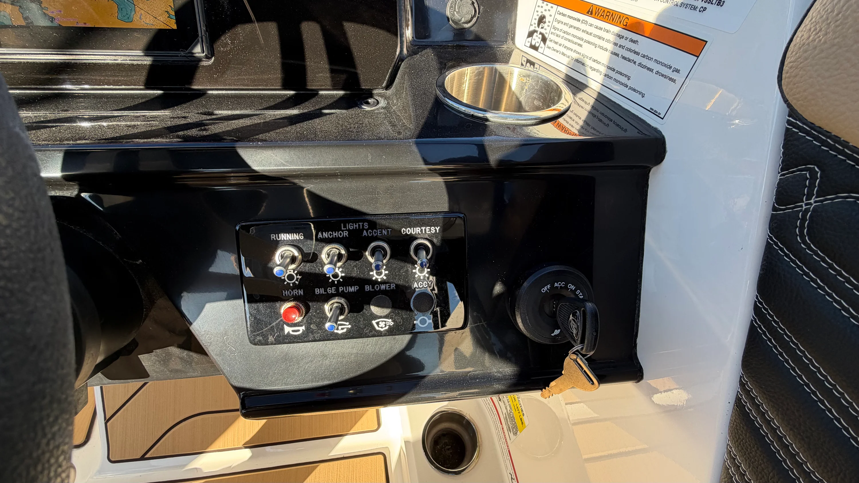 2025 Sea Ray SPX 190 Outboard Image Thumbnail #29