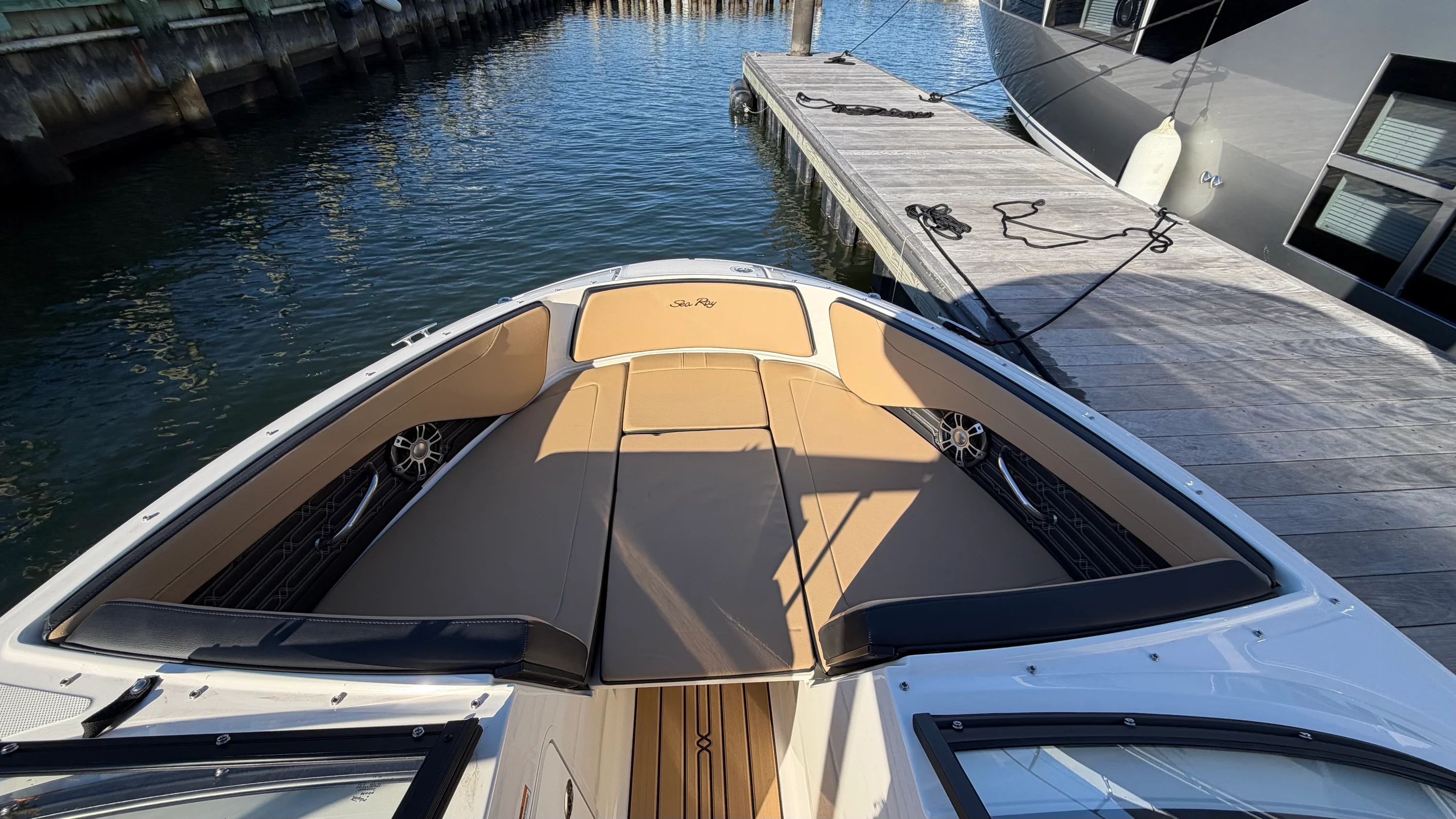 2025 Sea Ray SPX 190 Outboard Image Thumbnail #45