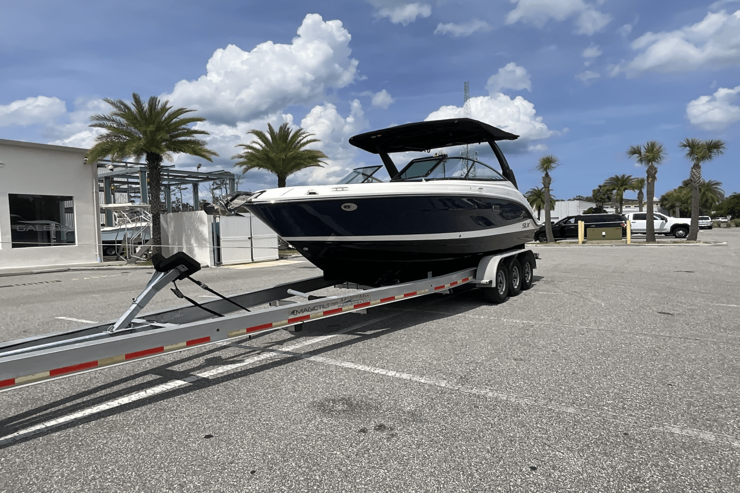 2025 Sea Ray SLX 260 Outboard Image Thumbnail #2