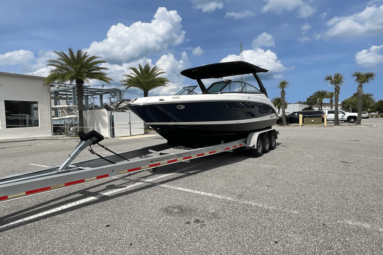 2025 Sea Ray SLX 260 Outboard Image Thumbnail #2