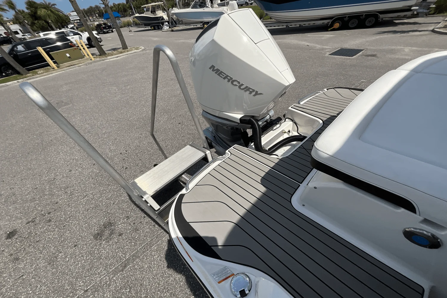 2025 Sea Ray SLX 260 Outboard Image Thumbnail #12
