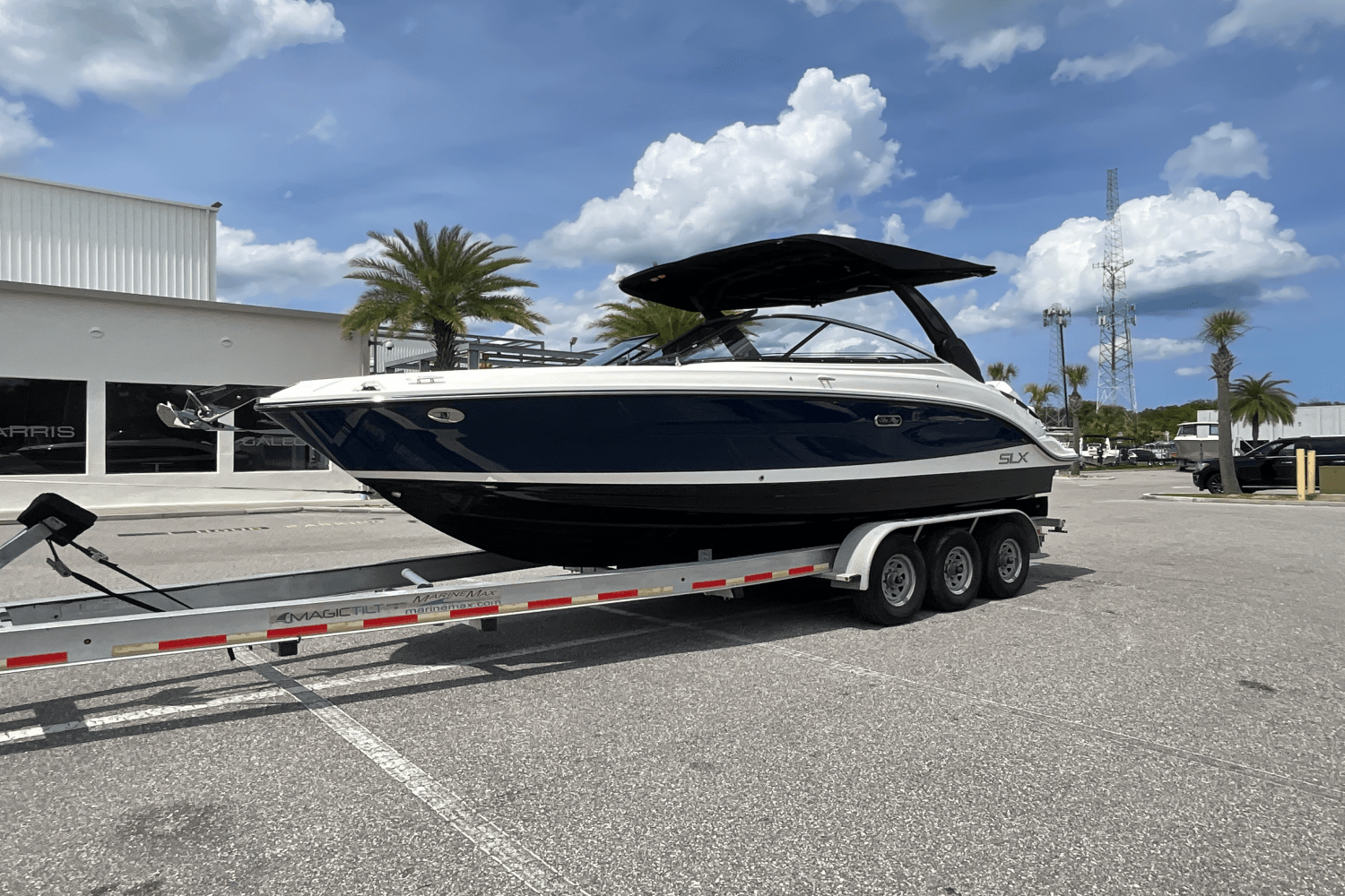 2025 Sea Ray SLX 260 Outboard Image Thumbnail #3