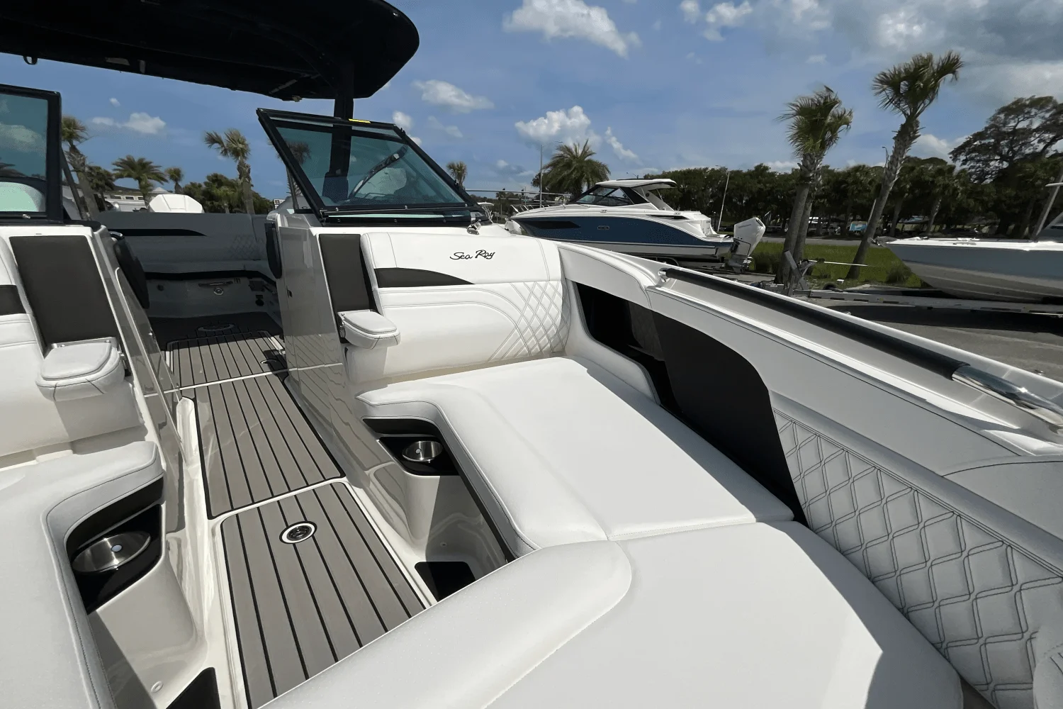 2025 Sea Ray SLX 260 Outboard Image Thumbnail #8