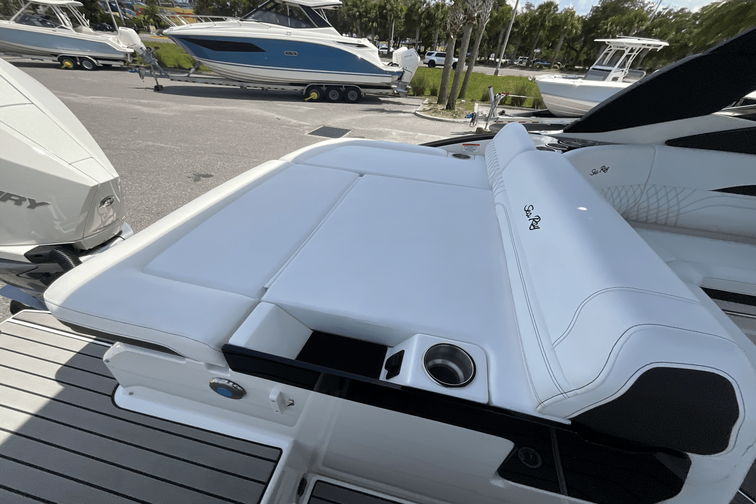 2025 Sea Ray SLX 260 Outboard Image Thumbnail #15