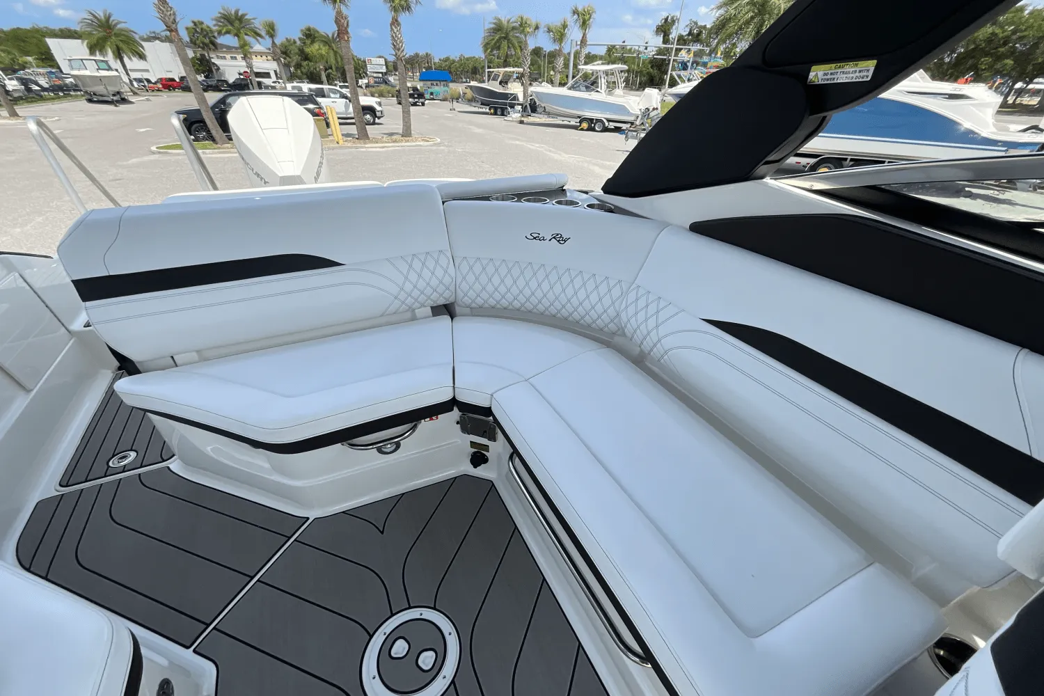 2025 Sea Ray SLX 260 Outboard Image Thumbnail #18