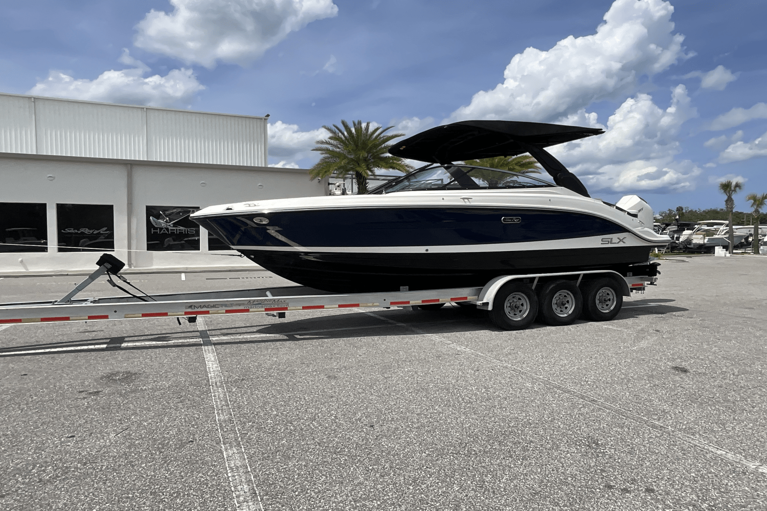 2025 Sea Ray SLX 260 Outboard Image Thumbnail #1