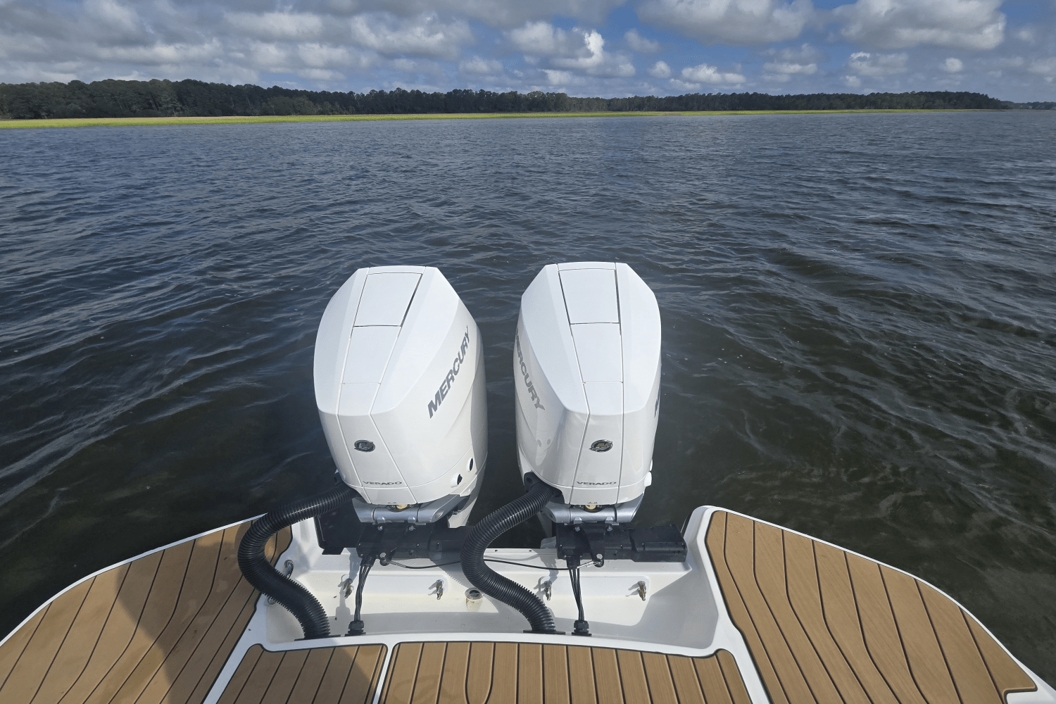 2025 Sea Ray SLX 350 Outboard Image Thumbnail #5