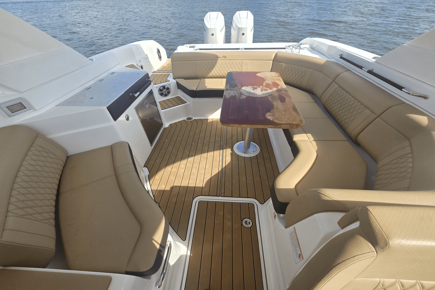 2025 Sea Ray SLX 350 Outboard Image Thumbnail #22