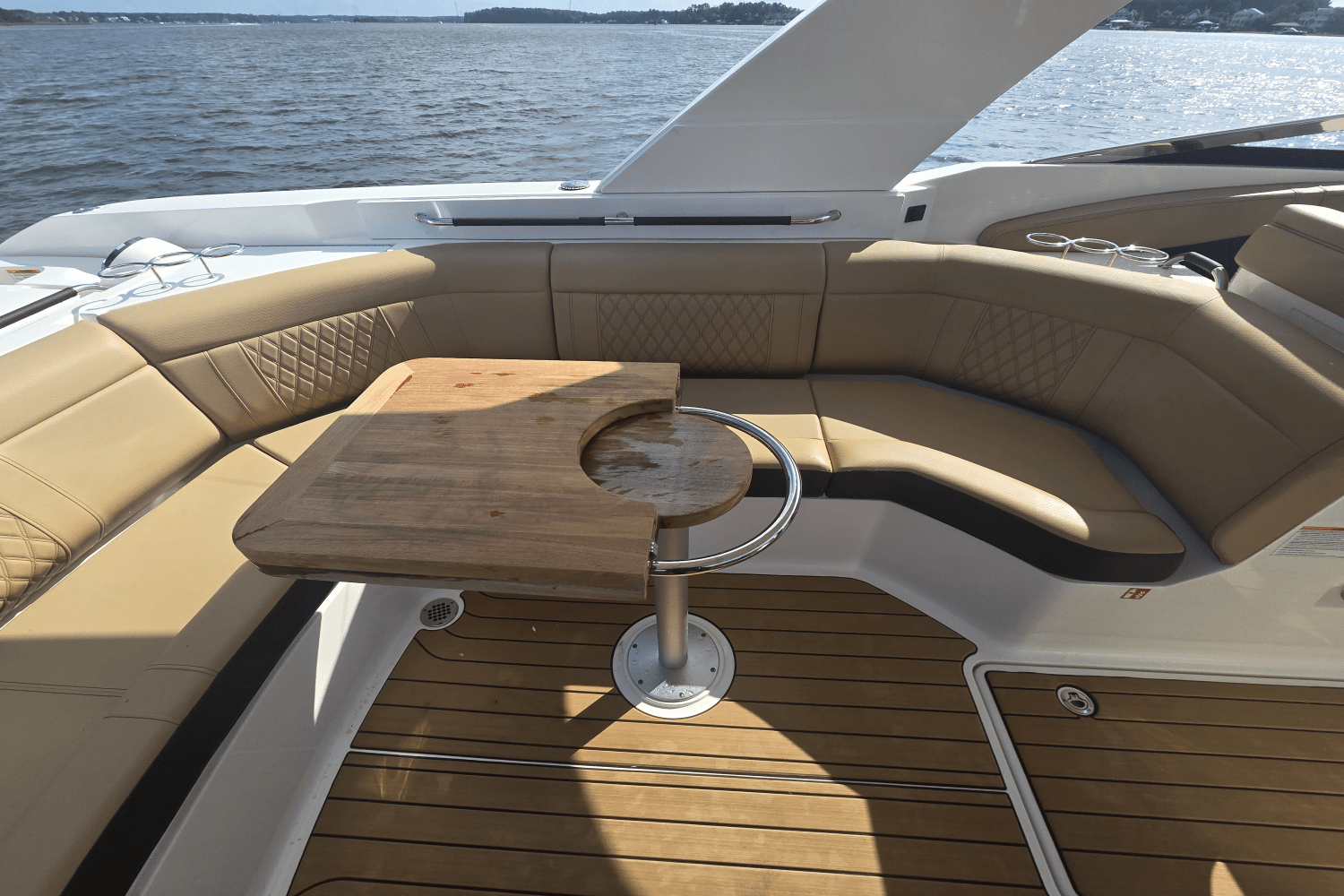 2025 Sea Ray SLX 350 Outboard Image Thumbnail #19