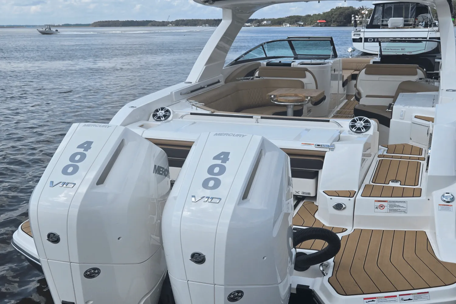 2025 Sea Ray SLX 350 Outboard Image Thumbnail #1