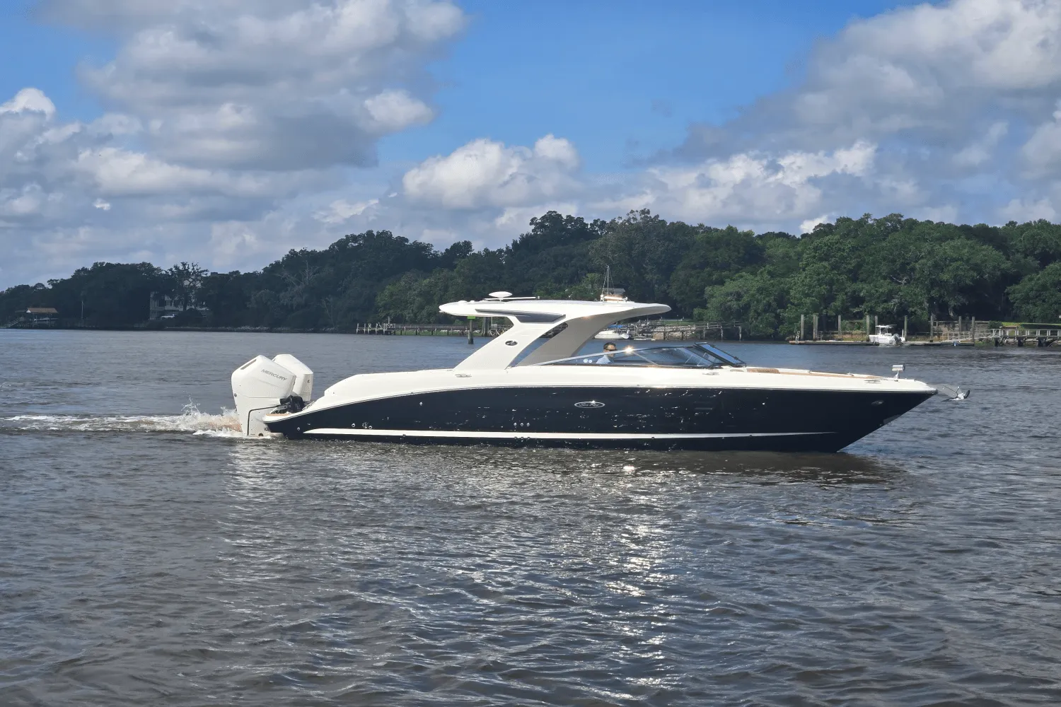 2025 Sea Ray SLX 350 Outboard Image Thumbnail #0